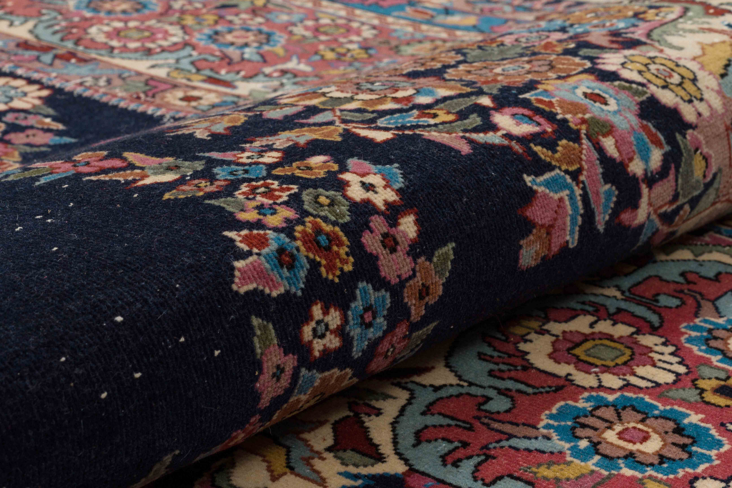 Vintage Wool Rug — detail view 5, handmade vintage rug
