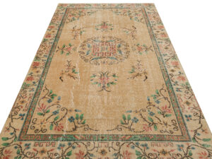 Eşsiz Renk ve Desenlerde Anadolu Vintage Eskitme El Dokuma Halı 161x269cm 9617
