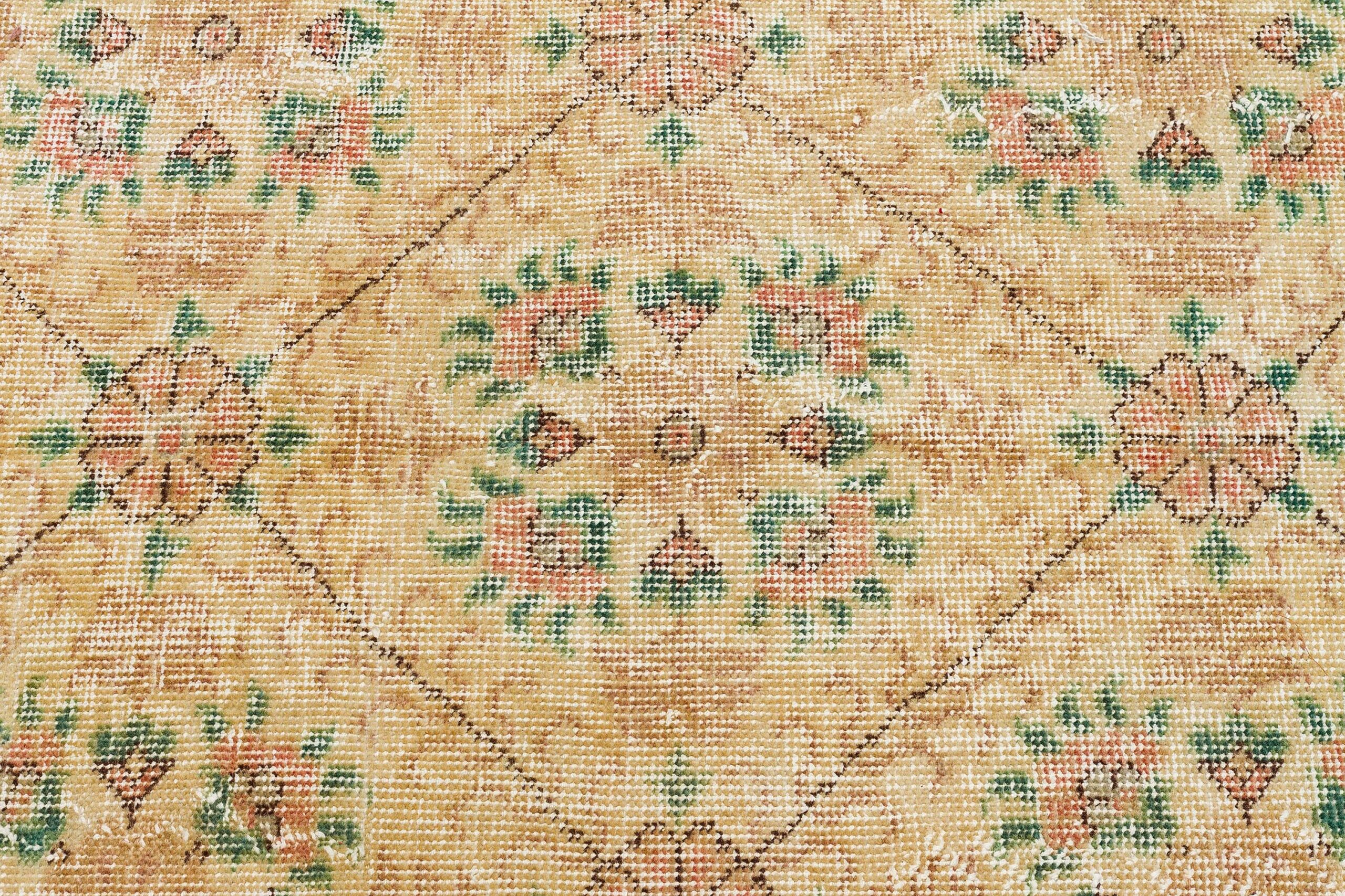 Vintage Hand-Woven Wool Rug — detail view 5, handmade vintage rug