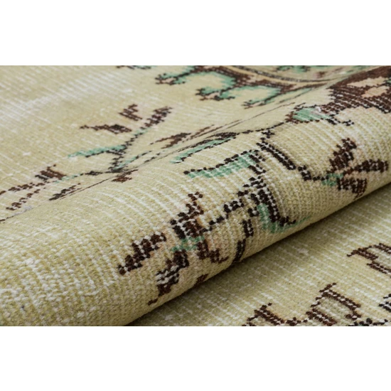 Antique-Style Wool Rug — detail view 3, handmade vintage rug