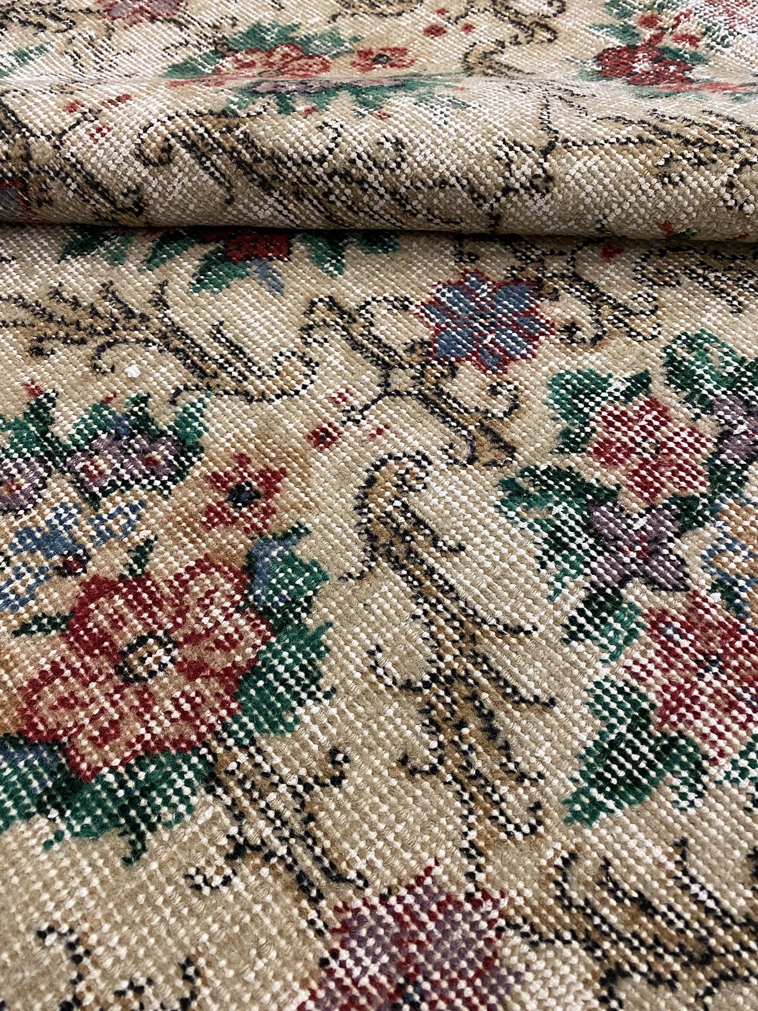 Airplane-Themed Vintage Rug — detail view 3, handmade vintage rug