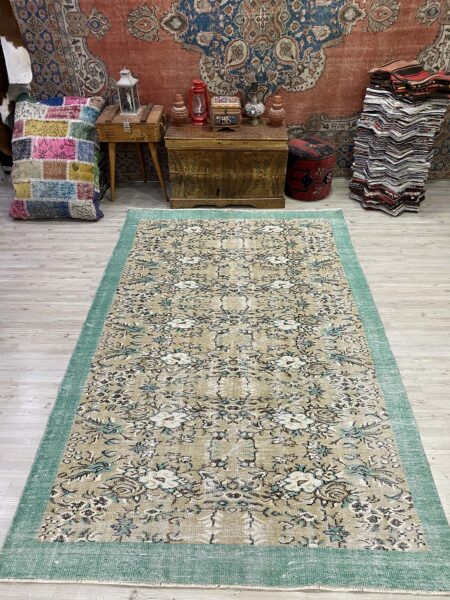Anatolian Distressed Vintage Rug, vintage rug, Handmade, hand-knotted cotton, size 164 × 260 cm, from Gaziantep