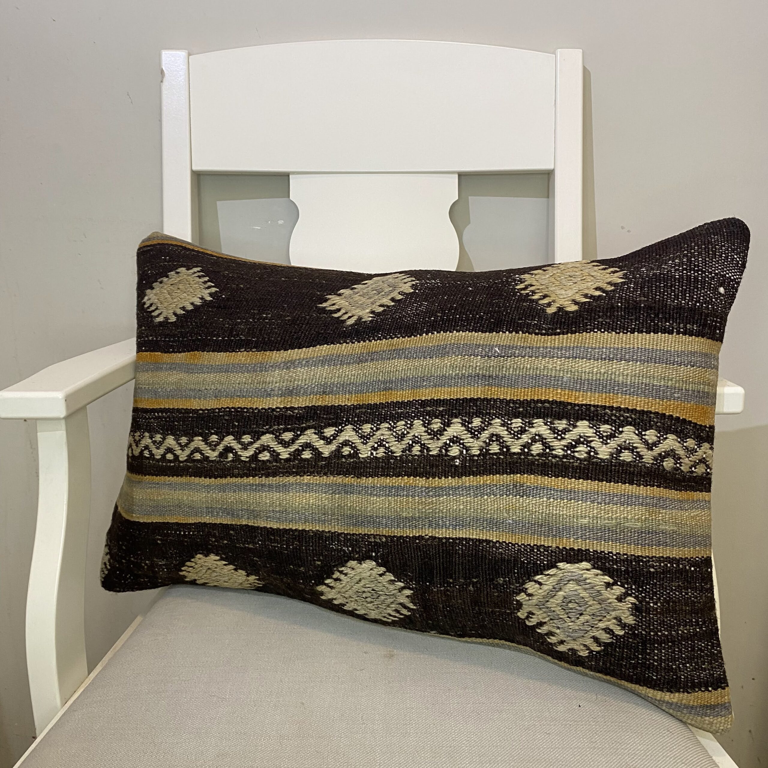 Hand-Woven Pillowcase, vintage rug, Kilim, hand-knotted wool, cotton & silk, size 40 × 60 cm, from Kars