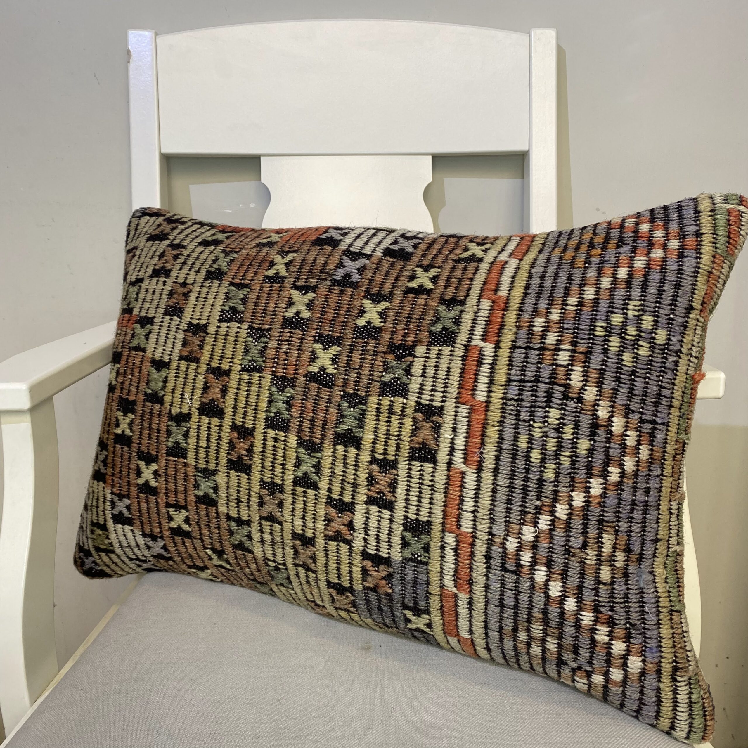 Hand-Woven Pillowcase, vintage rug, Kilim, hand-knotted wool & cotton, size 40 × 60 cm, from Bergama