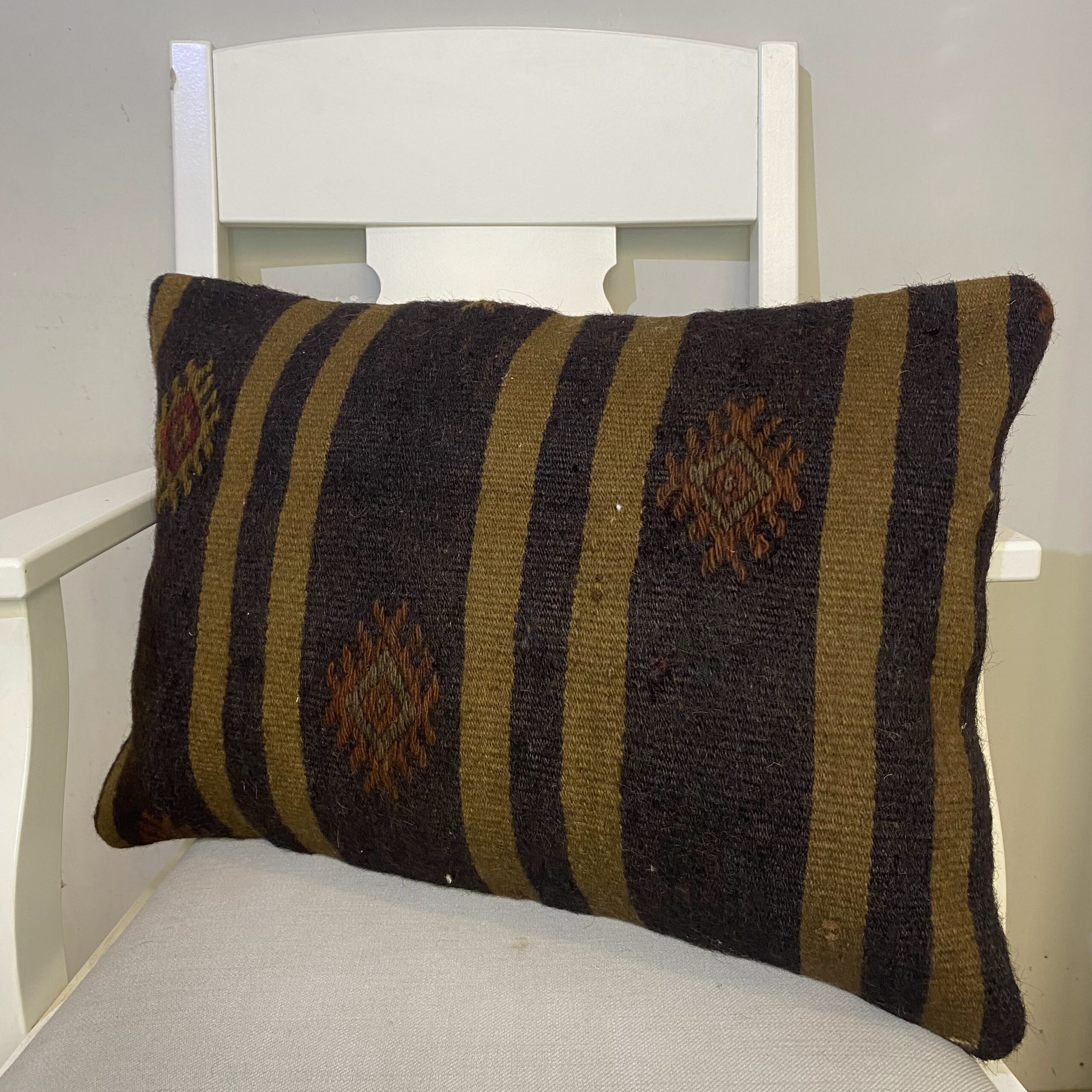 Handwoven Pillowcase, vintage rug, Kilim, hand-knotted wool & cotton, size 40 × 60 cm, from Bergama