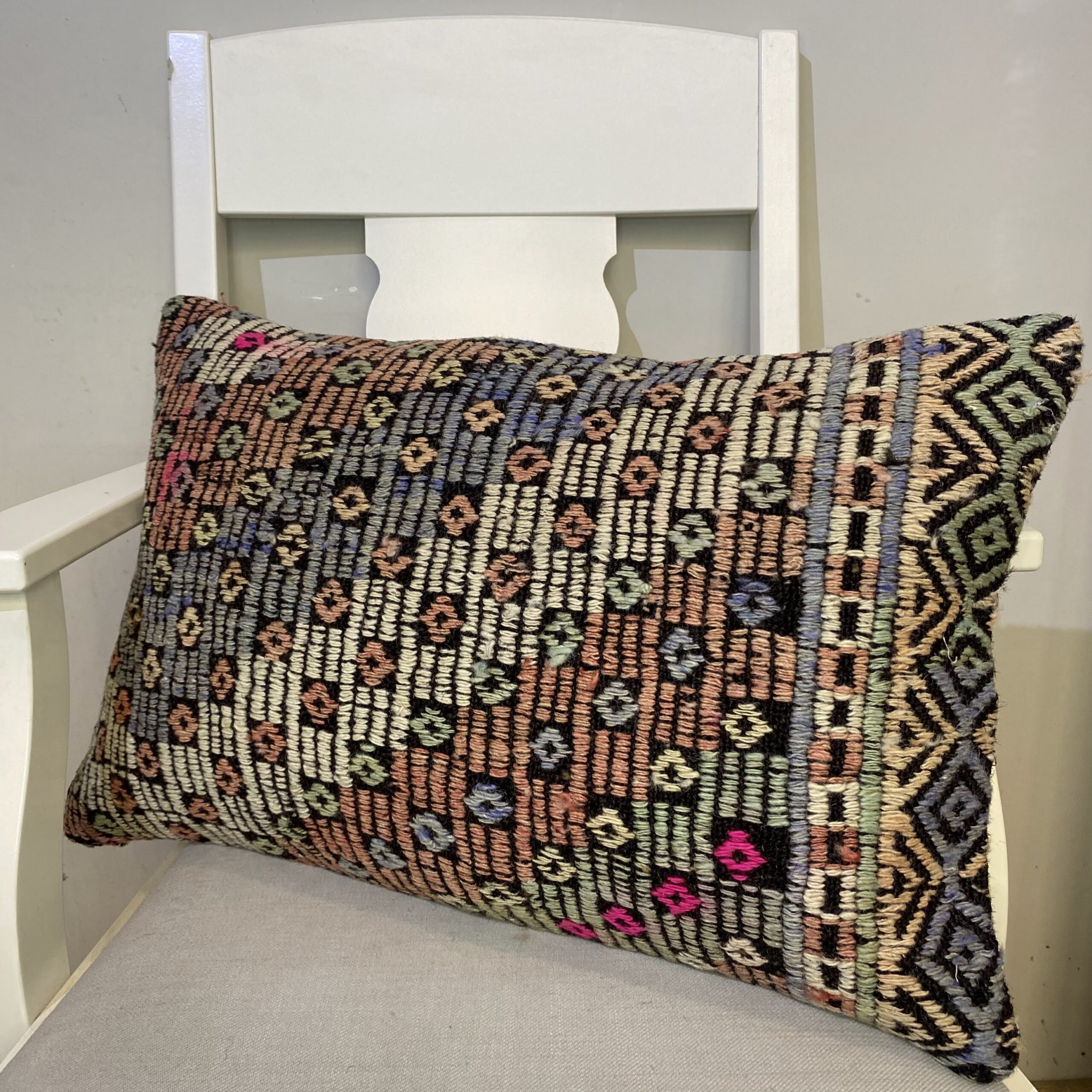 Handwoven Pillowcase, vintage rug, Kilim, hand-knotted cotton, size 40 × 60 cm, from Van