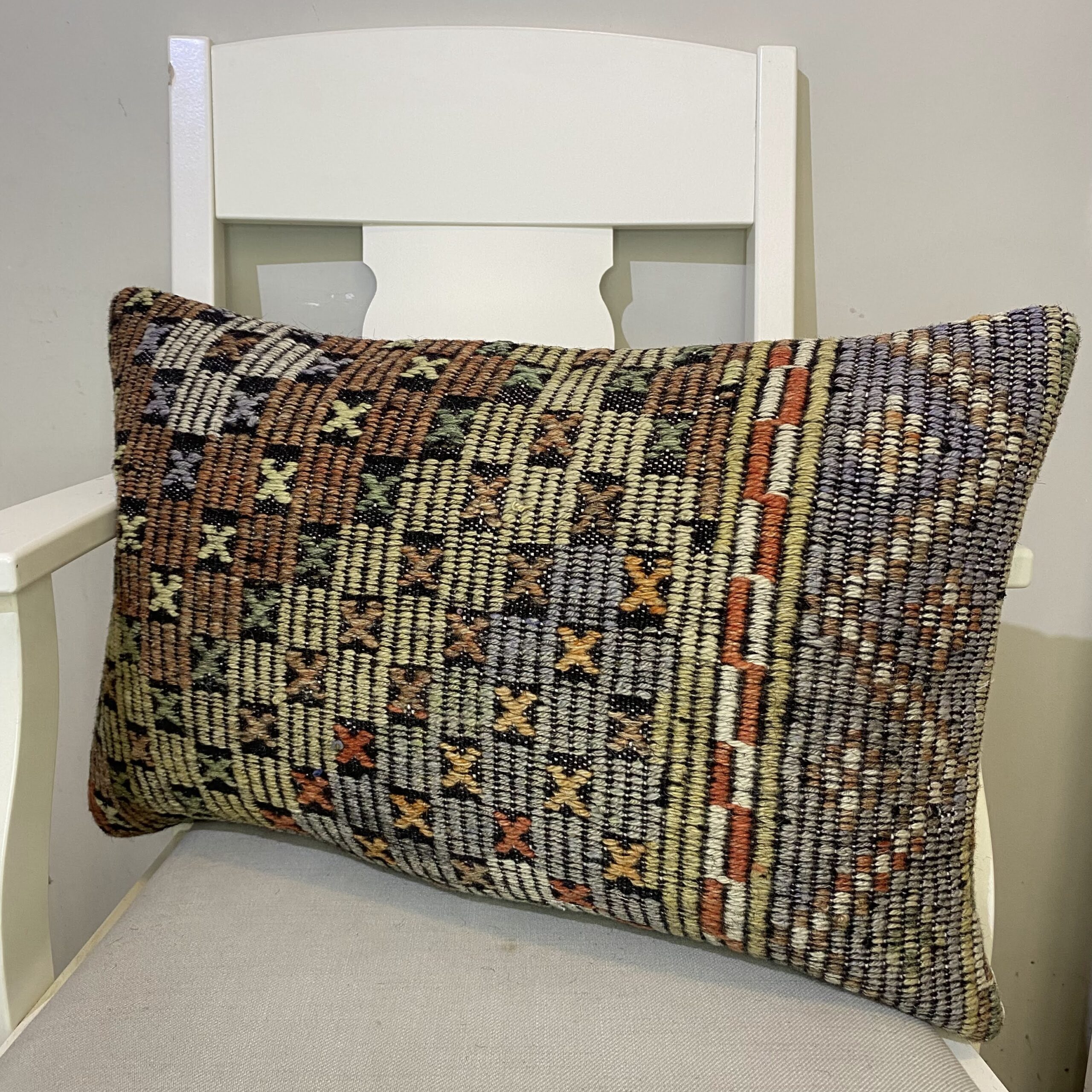 Hand-Woven Pillowcase, vintage rug, Kilim, hand-knotted wool & silk, size 40 × 60 cm, from Demirci