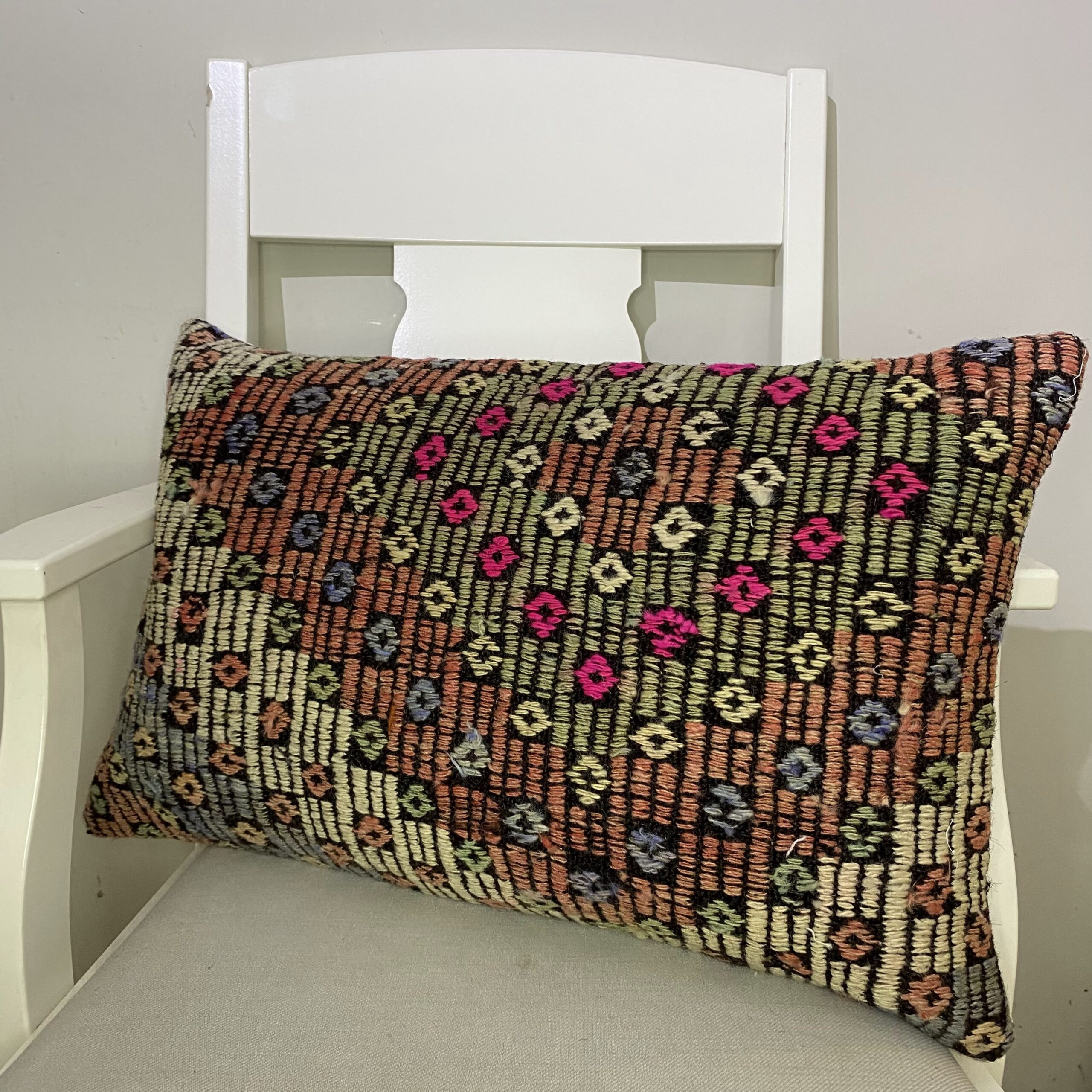 Hand-Woven Pillowcase, vintage rug, Kilim, hand-knotted wool, cotton & silk, size 40 × 60 cm, from Isparta