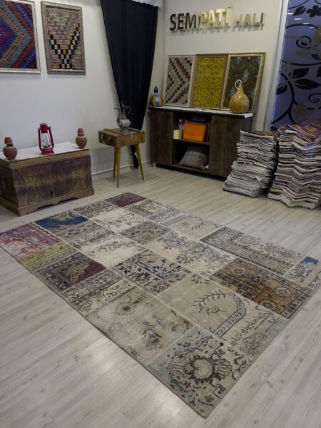 Unique Classic-Style Custom Patchwork Rug, vintage rug, Handmade, hand-knotted wool, size 162 × 234 cm, from Cappadocia