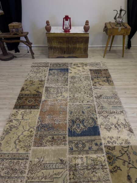 Hand-Woven Distressed Special Patchwork Rug, Handmade rug, wool & cotton wool/weave, size 160 × 230 cm, from Gördes, SKU 4006