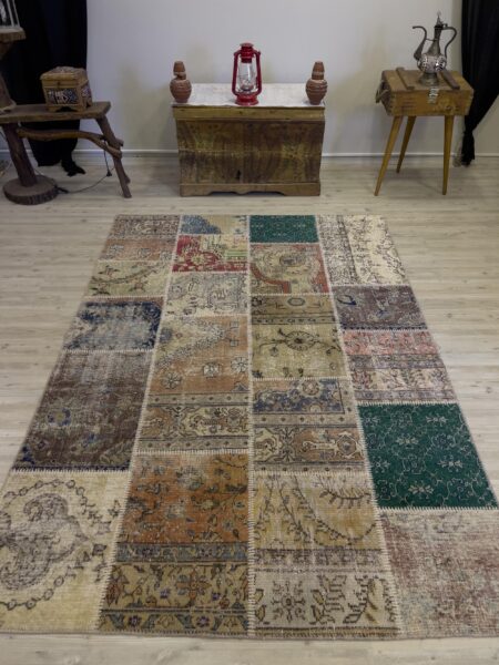 Unique Classic-Style Custom Patchwork Rug, vintage rug, Handmade, hand-knotted wool, size 162 × 233 cm, from Bursa