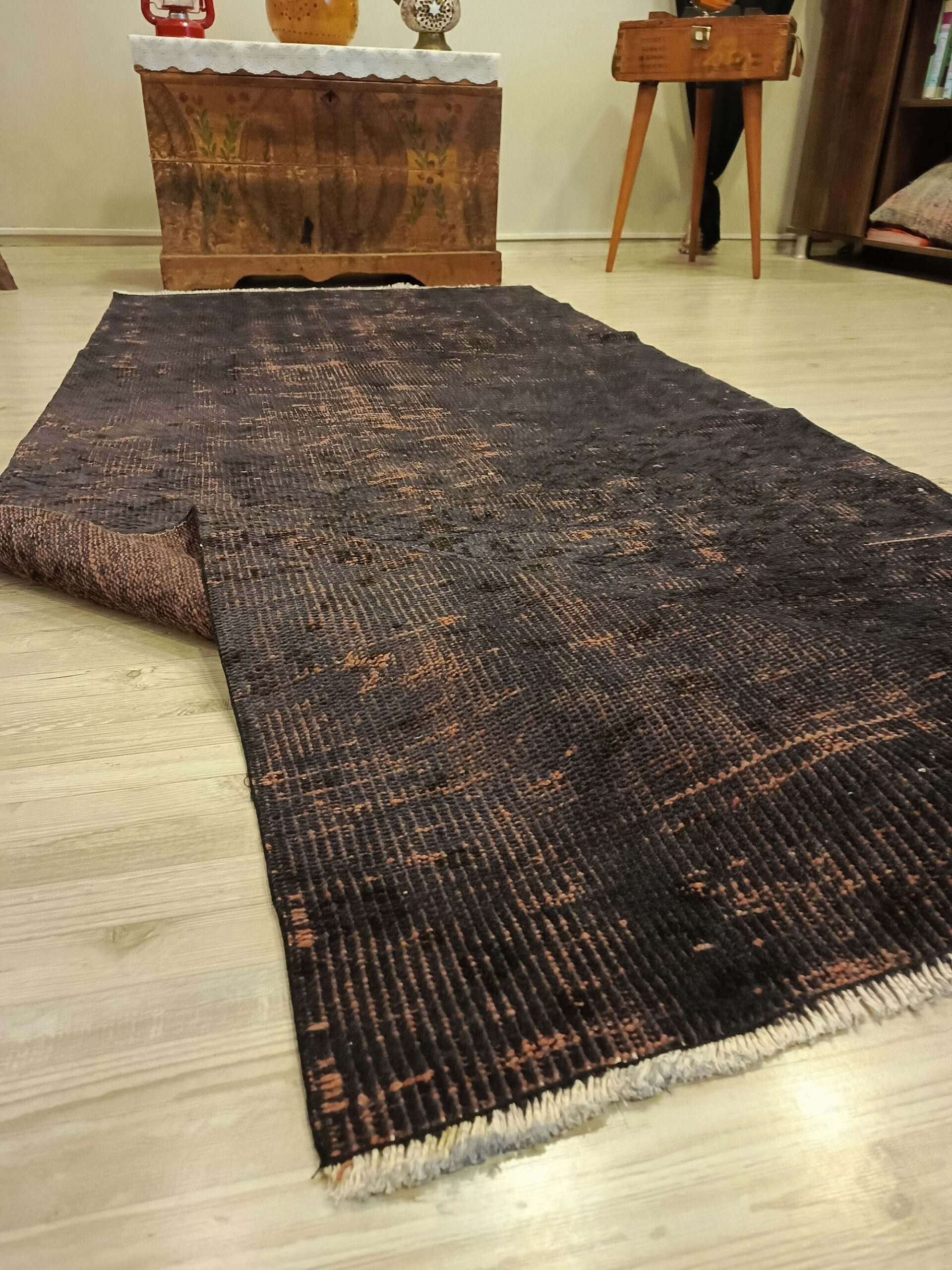 Vintage Wool Rug — detail view 5, handmade vintage rug