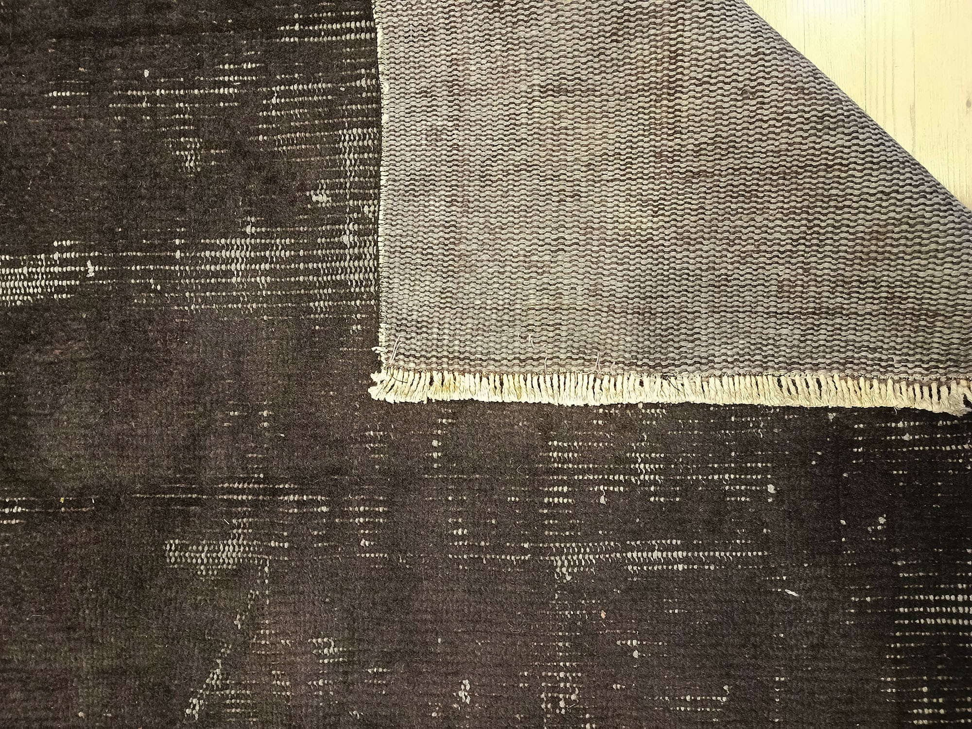 Vintage Wool-Woven Rug — detail view 3, handmade vintage rug