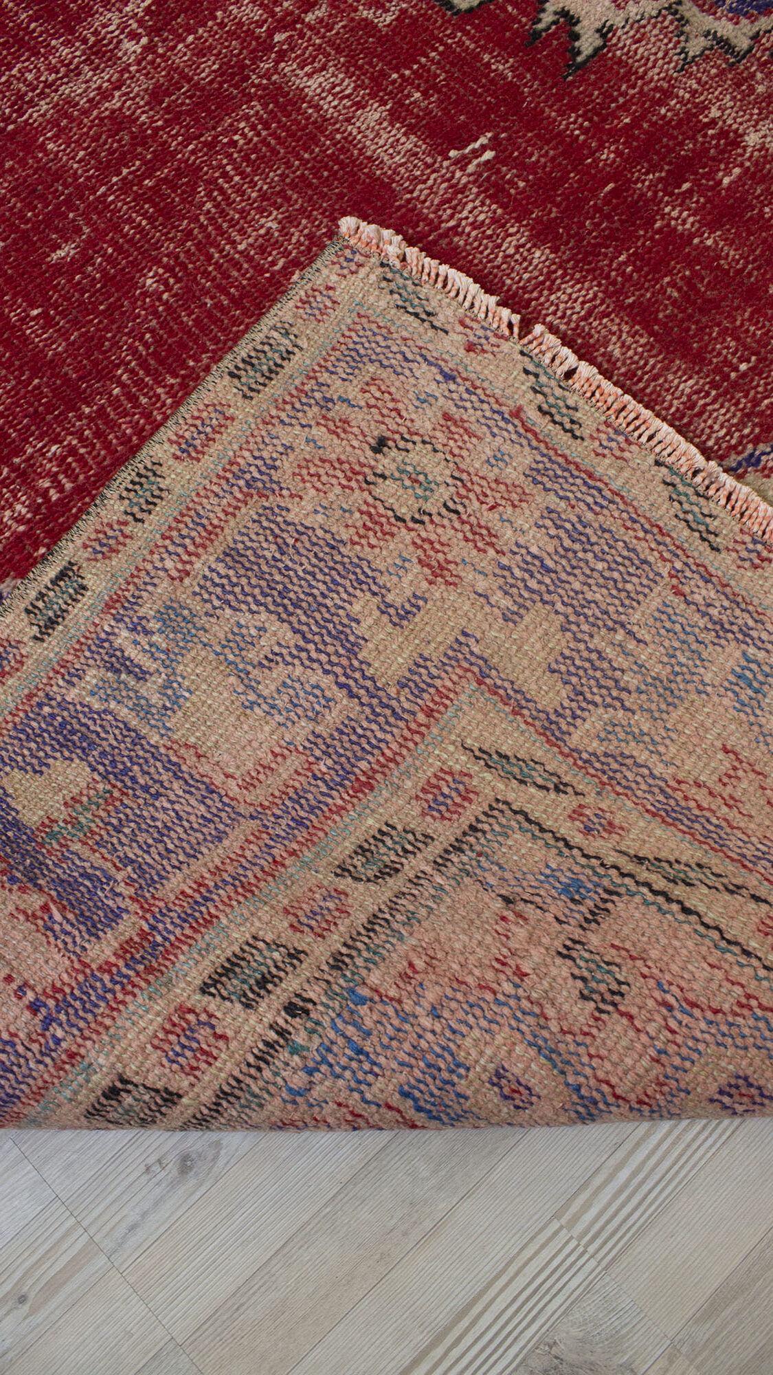 Hand-Woven Classic Rug — detail view 3, handmade vintage rug