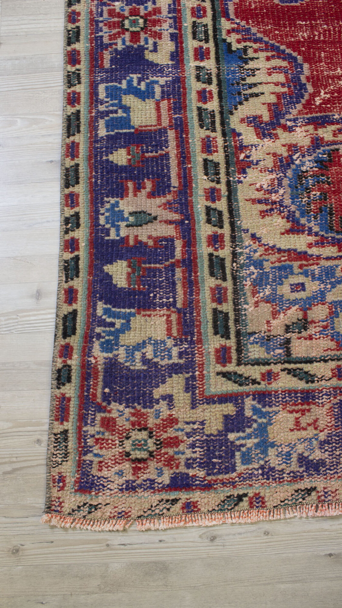 Hand-Woven Classic Rug — detail view 4, handmade vintage rug
