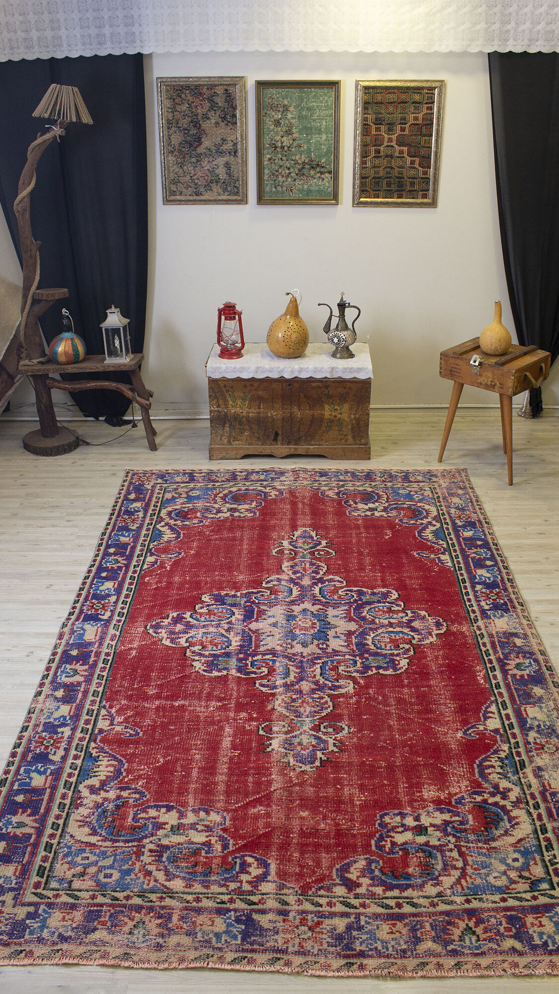 Hand-Woven Classic Rug — detail view 5, handmade vintage rug