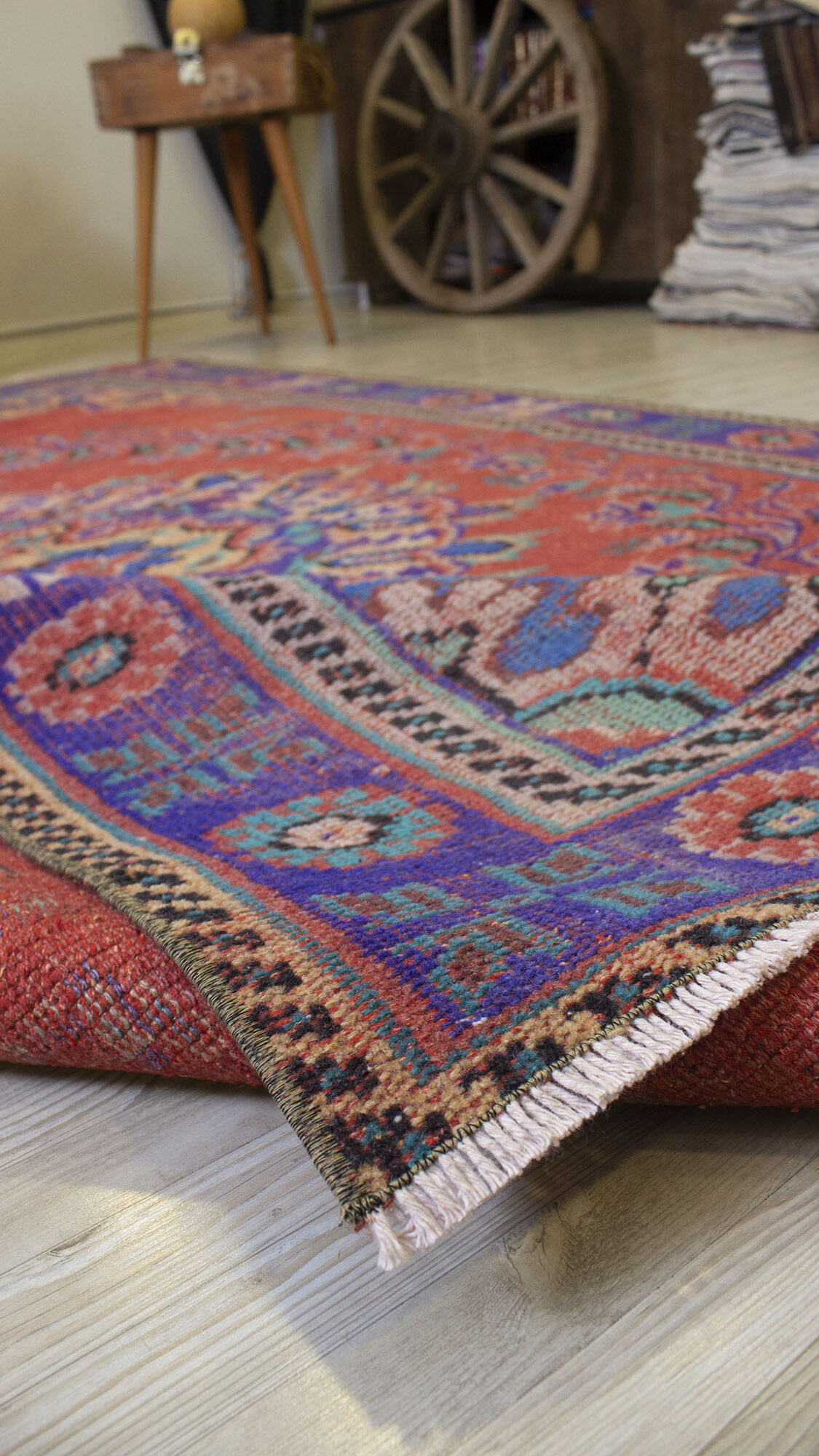 Vintage Wool-Woven Rug — detail view 3, handmade vintage rug