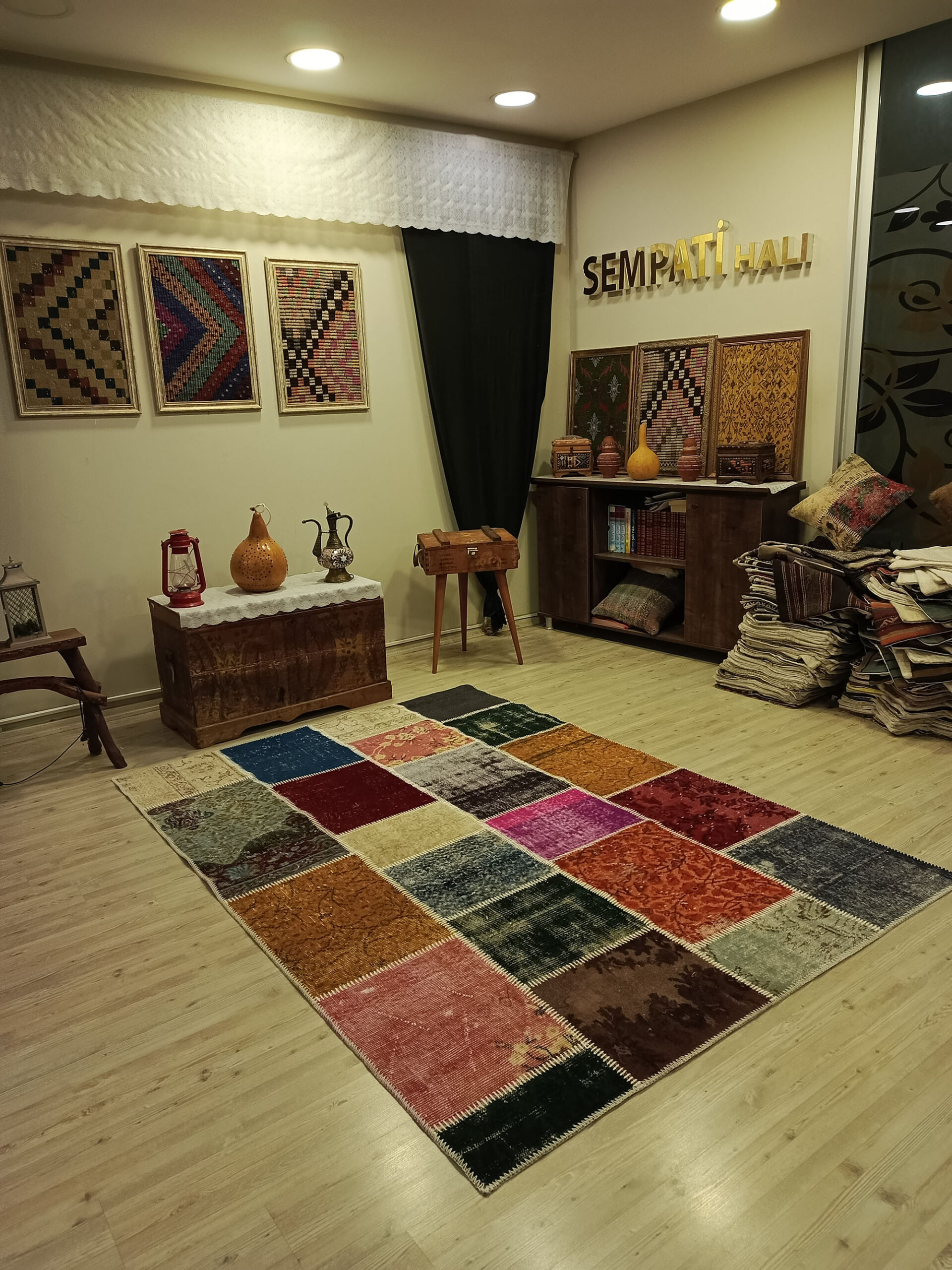 Antique-Style Patchwork Rug — detail view 5, handmade vintage rug