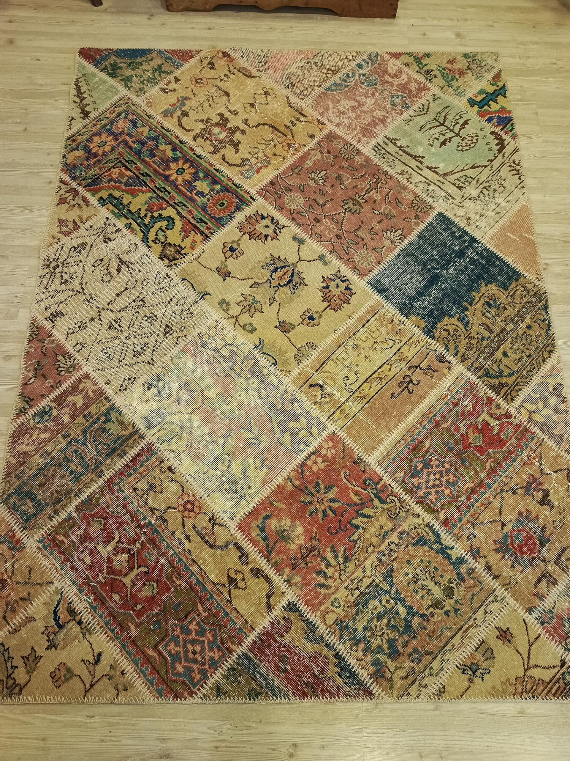 Vintage-Look Wool Patchwork Rug — detail view 4, handmade vintage rug