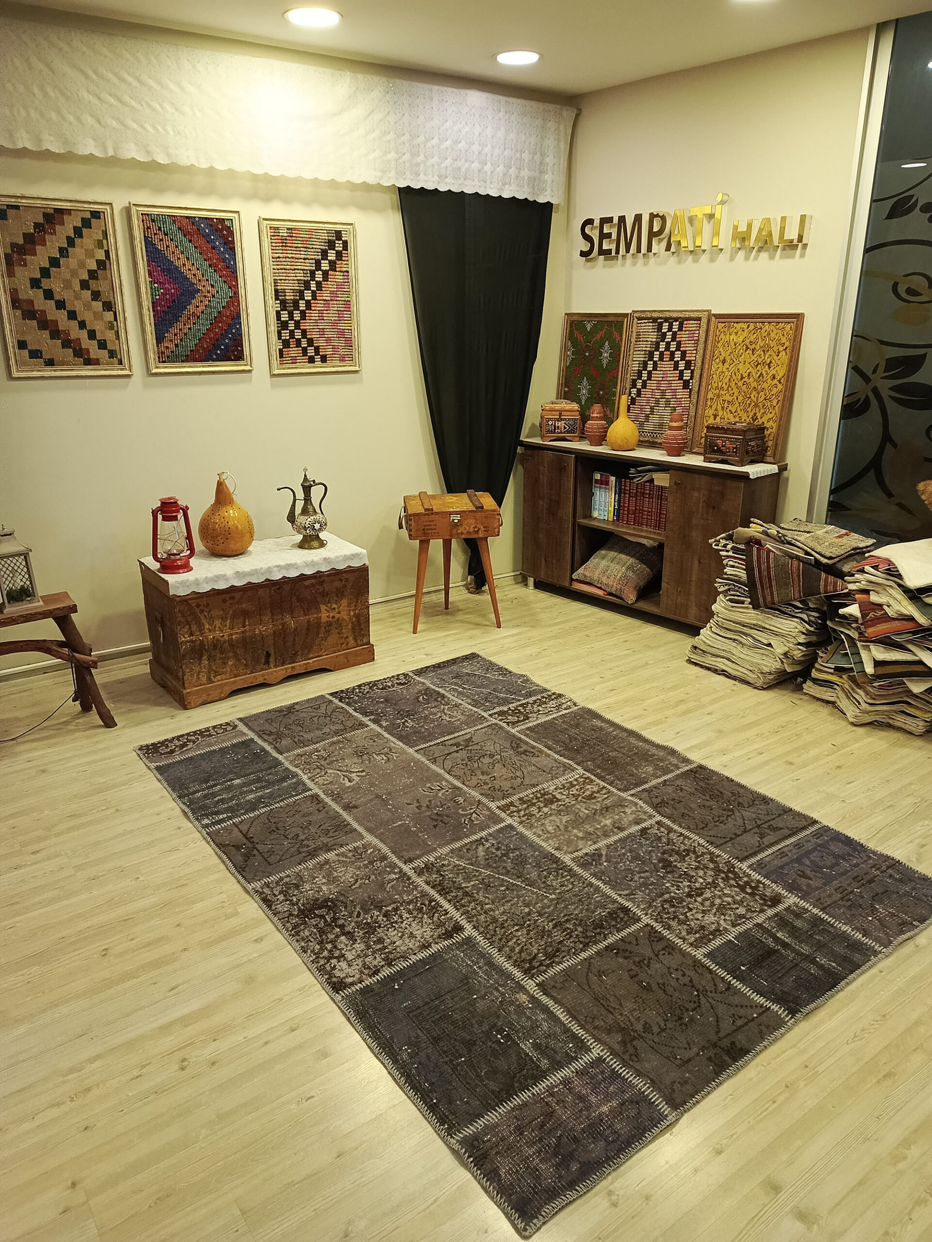 Handmade Vintage-Style Wool Patchwork Rug — detail view 2, handmade vintage rug