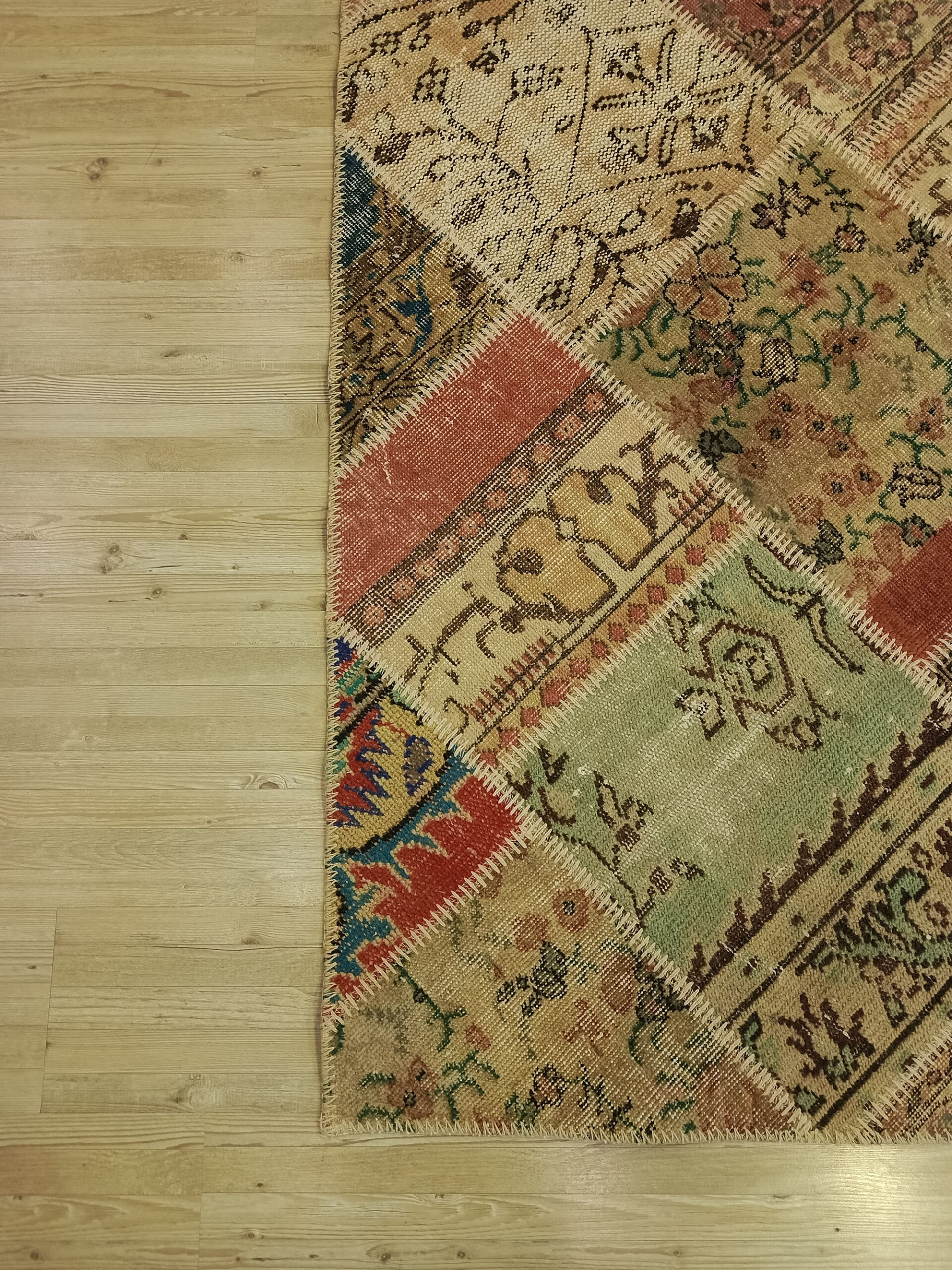 Eskitme Yün Patchwork Halısı 160x228 cm 6402 - Görsel 6