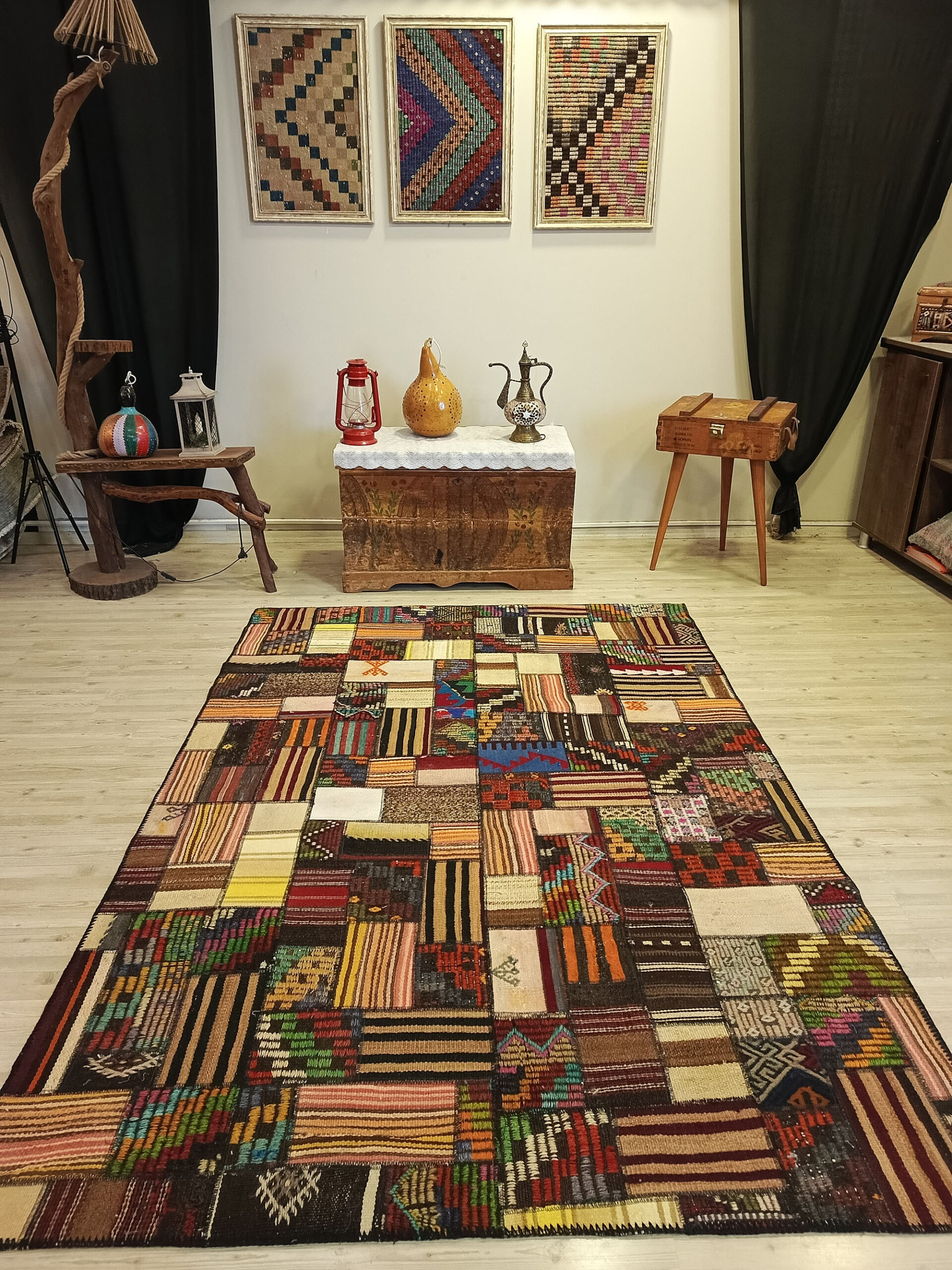 Hand-Woven Patchwork Rug with Fine Craftsmanship — detail view 3, handmade vintage rug