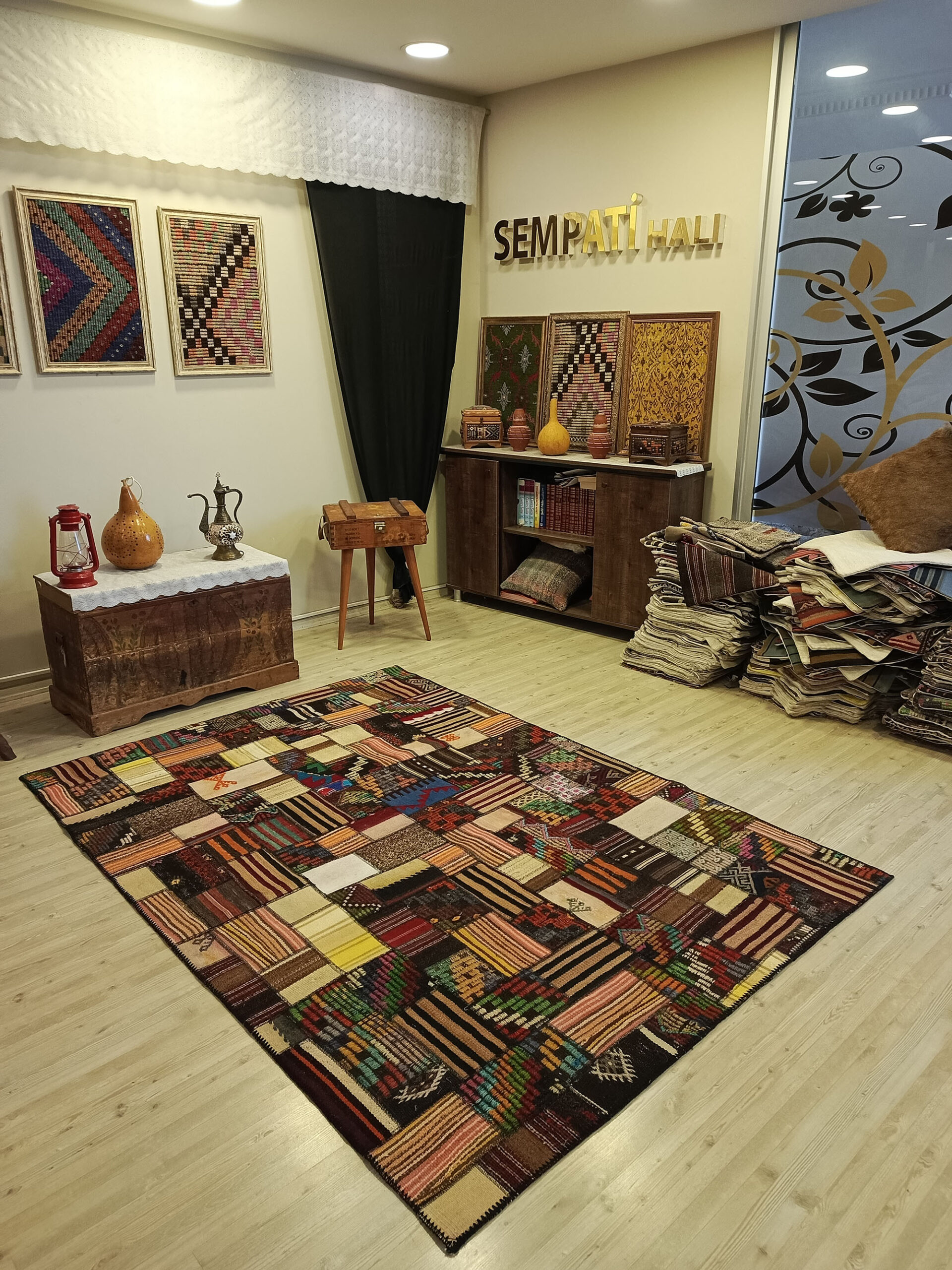 Hand-Woven Patchwork Rug with Fine Craftsmanship — detail view 5, handmade vintage rug