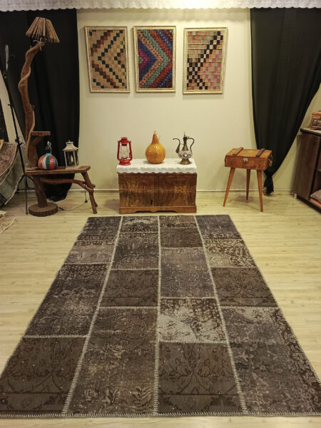 Hand-Woven Patchwork Rug with Fine Craftsmanship, Handmade rug, wool wool/weave, size 170 × 250 cm, from Oushak, SKU 6416