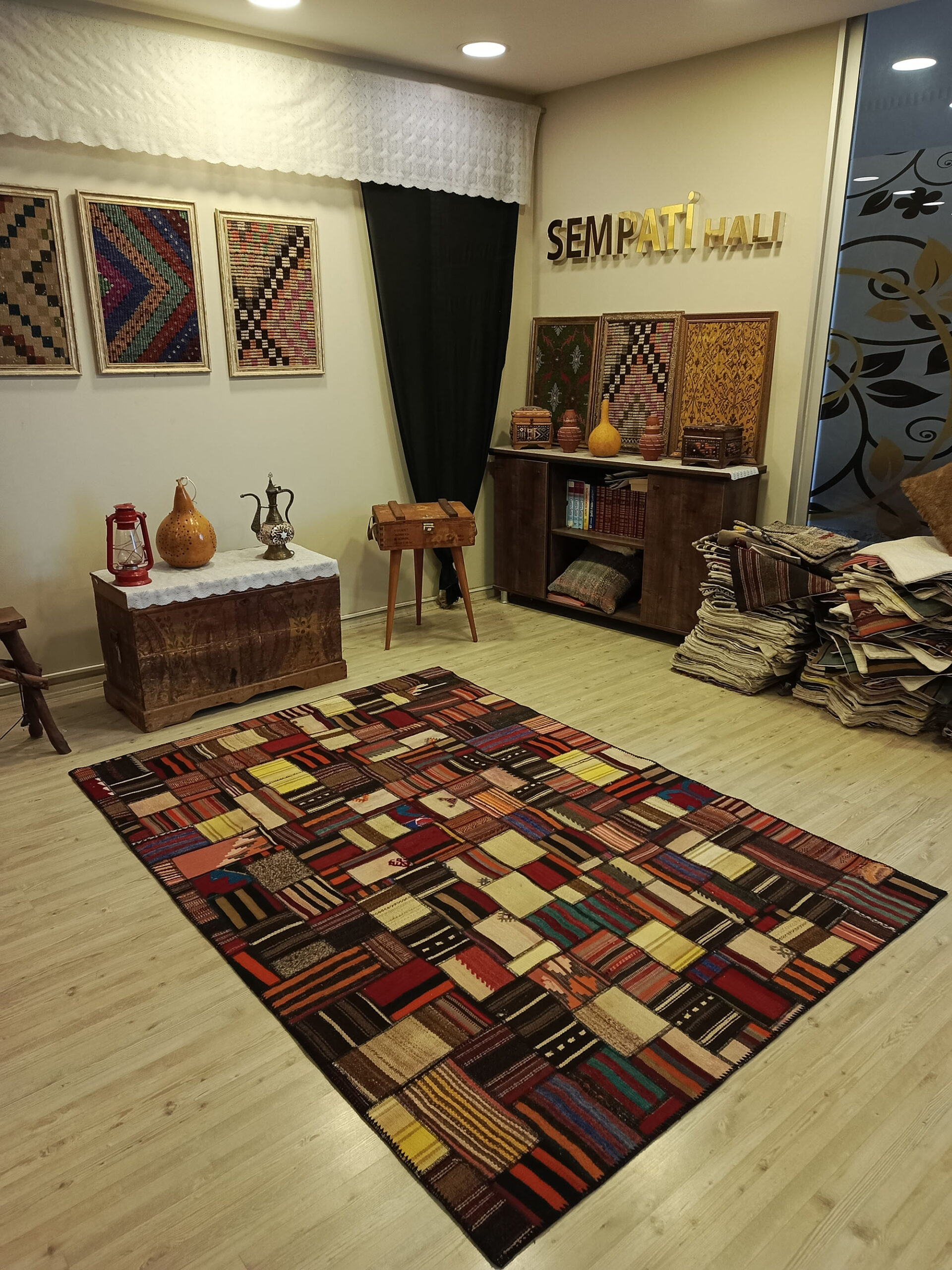 Handwoven Patchwork Rug Dye-dyed — detail view 3, handmade vintage rug