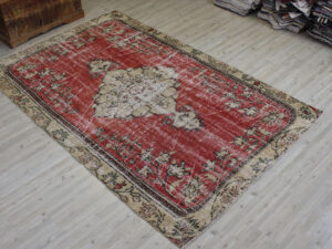 Vintage El Dokuma Halı 167 x 256 cm 10534