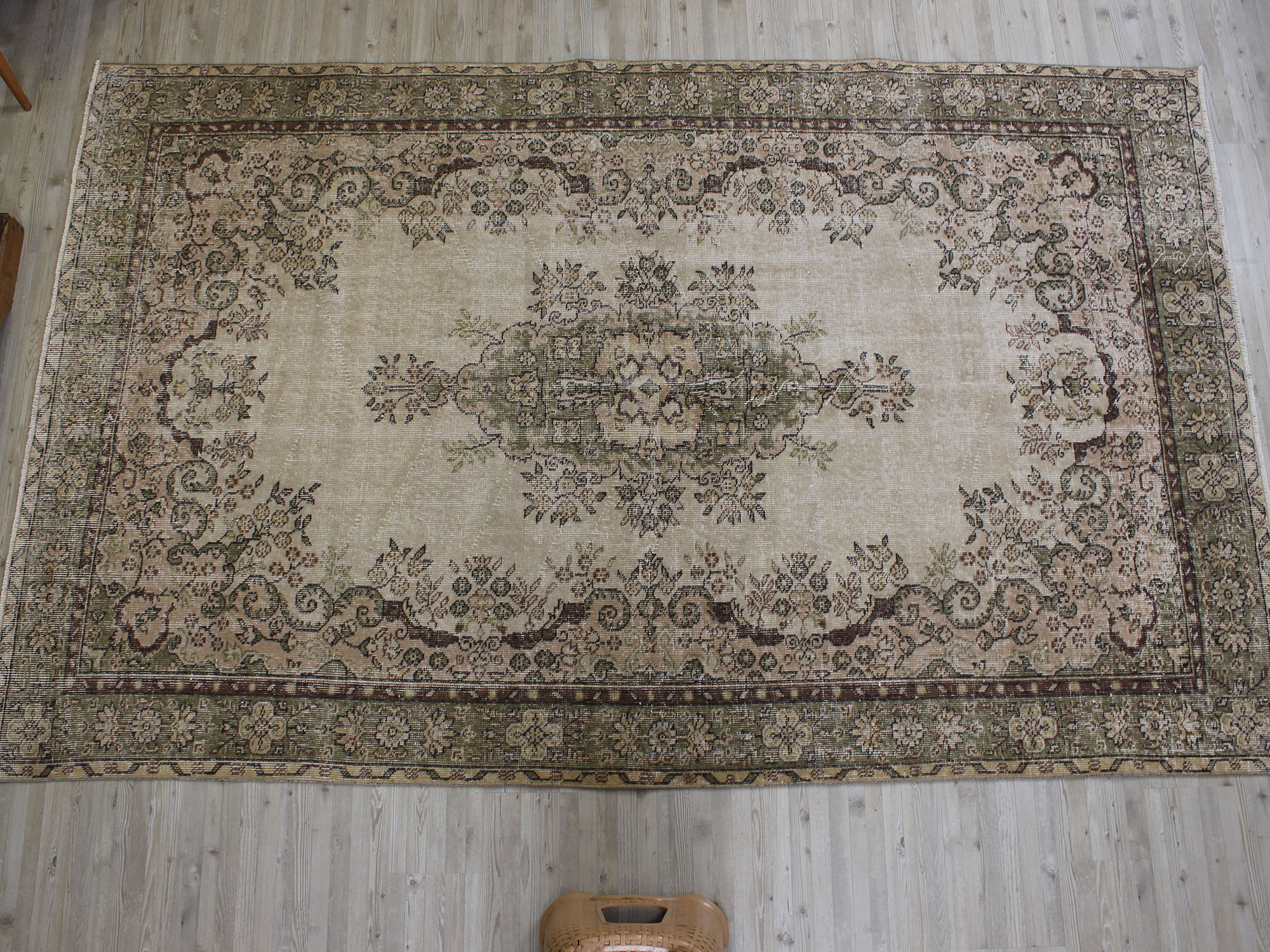 Vintage Rug — detail view 2, handmade vintage rug