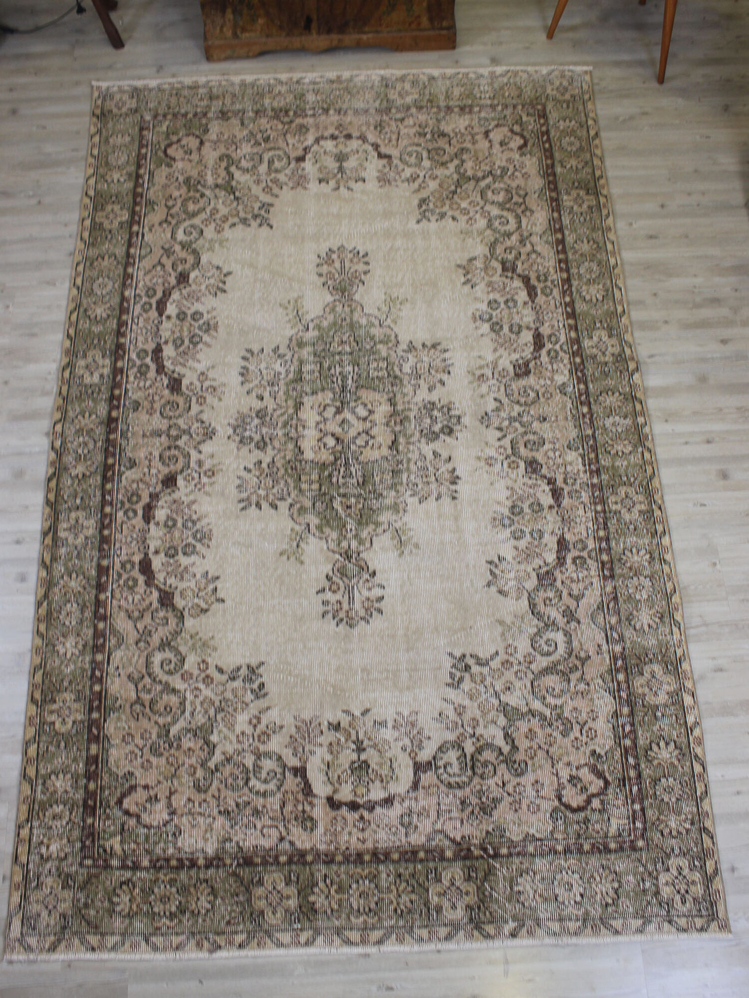 Vintage Rug — detail view 4, handmade vintage rug
