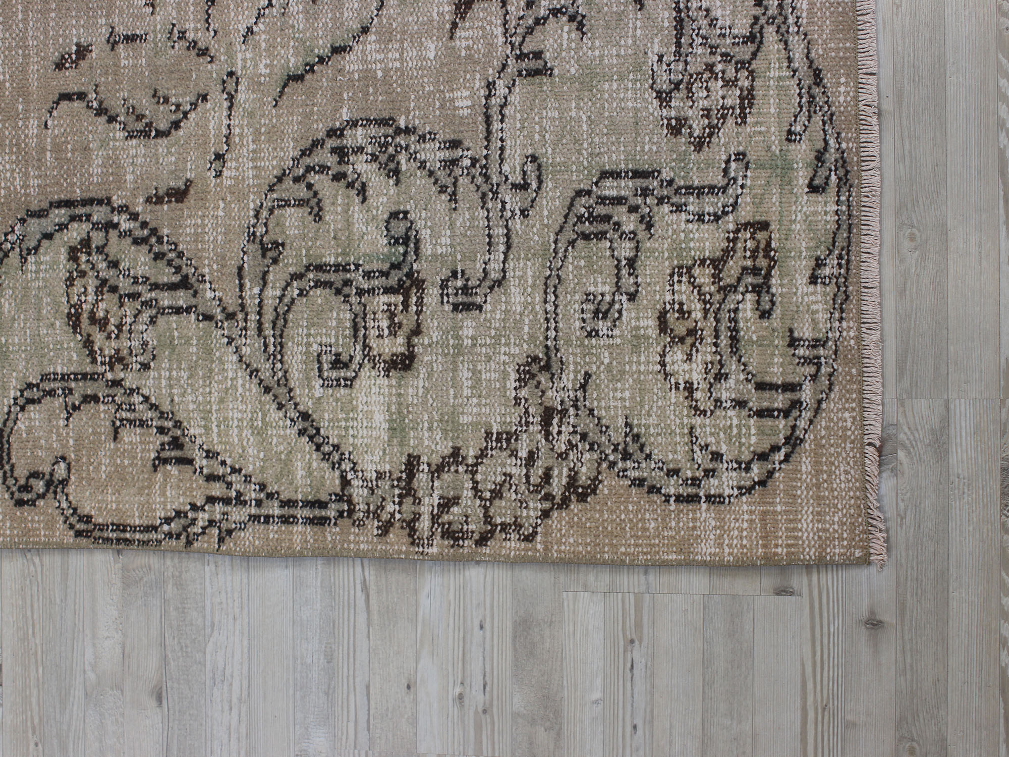 Vintage Wool Rug — detail view 5, handmade vintage rug