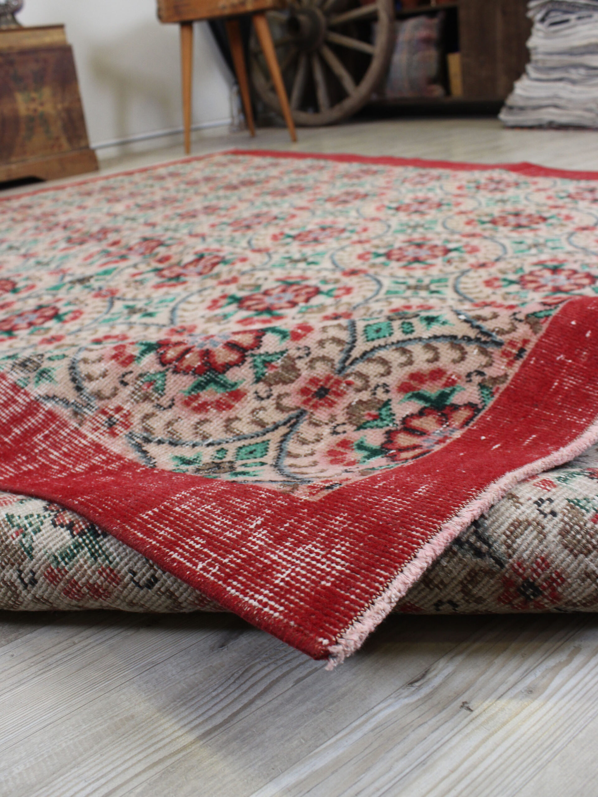 Handmade Vintage Wool Rug — detail view 4, handmade vintage rug