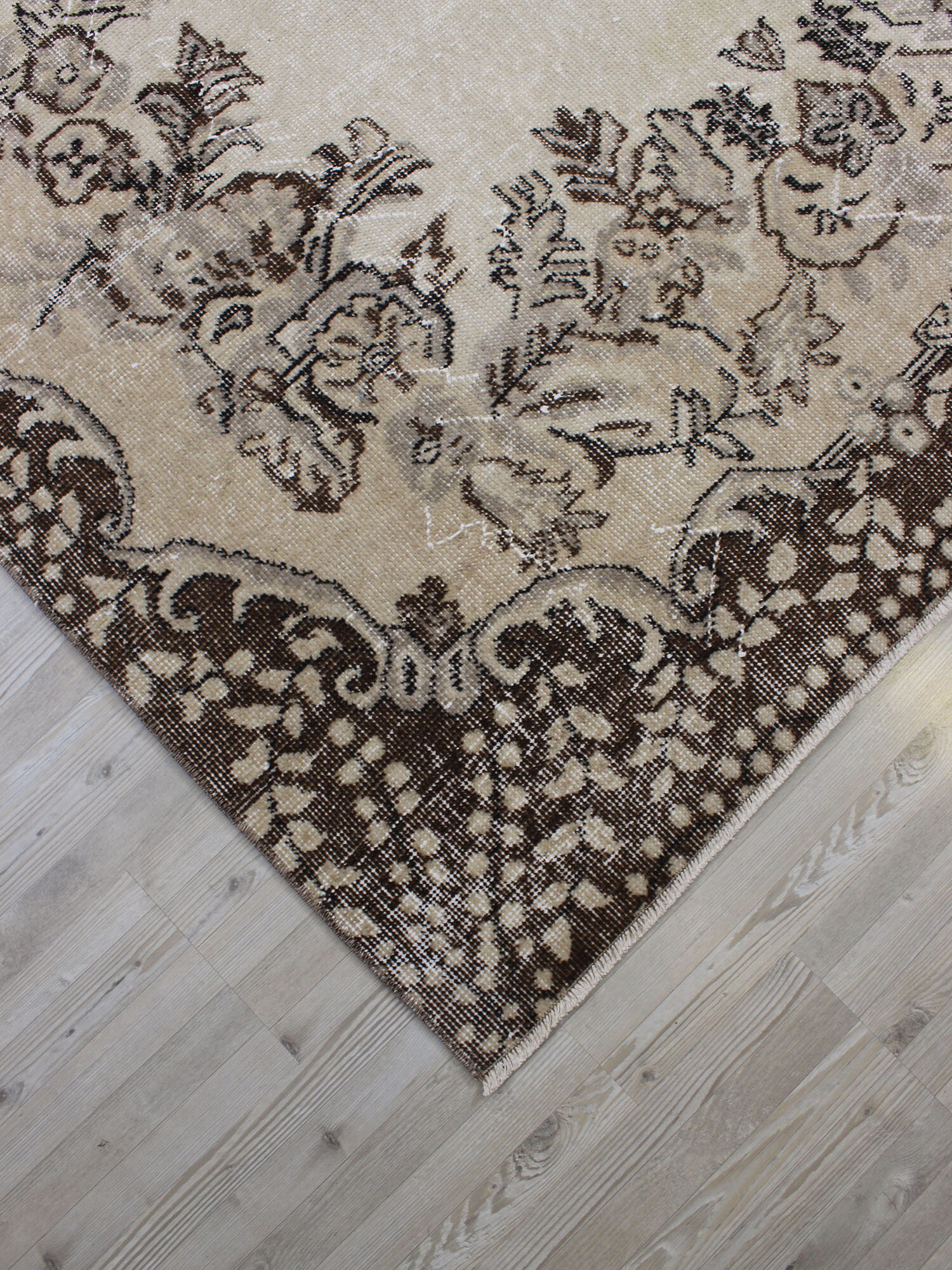Vintage Hand-Woven Wool Rug — detail view 4, handmade vintage rug