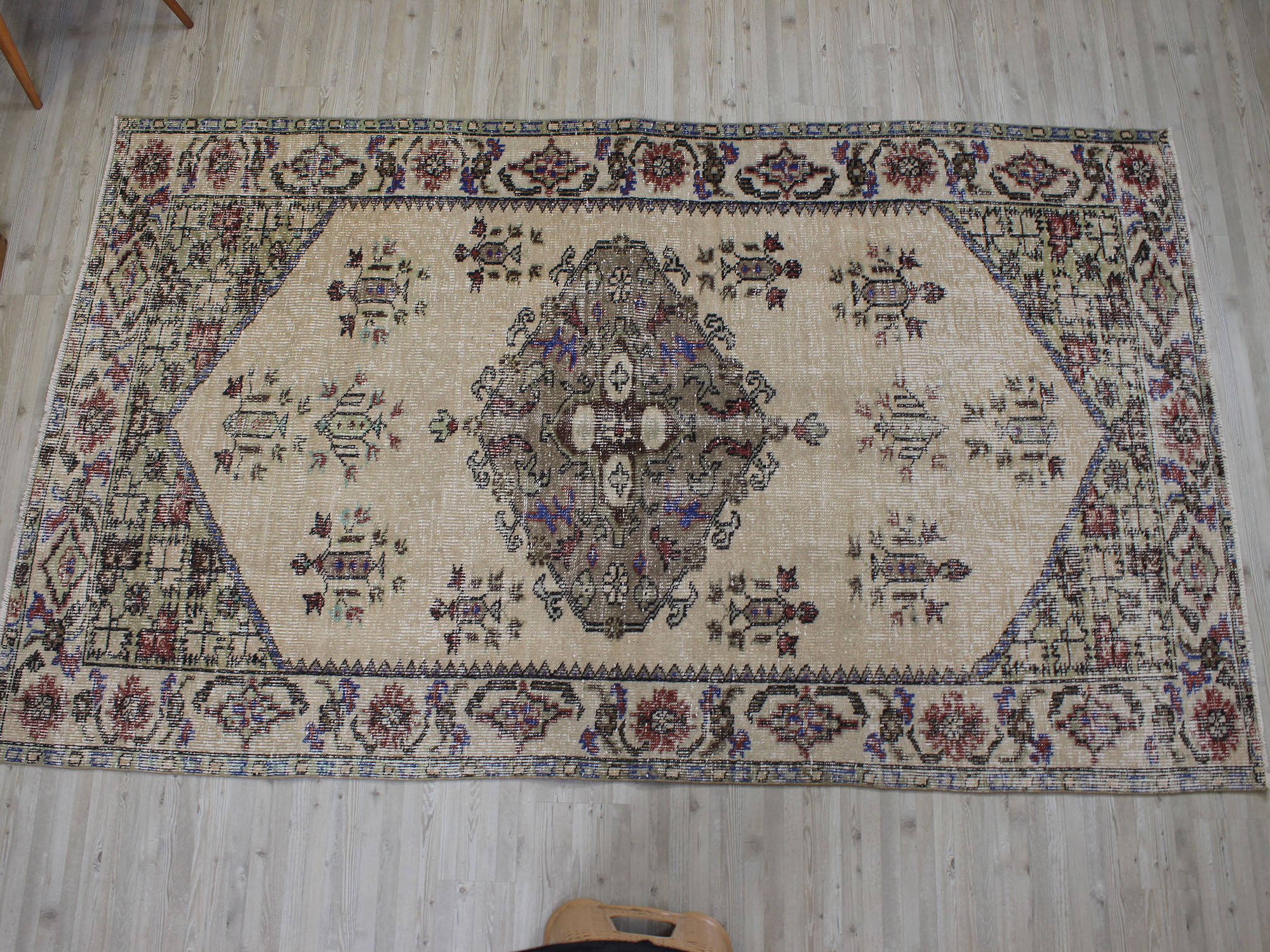 Handmade Wool Rug — detail view 4, handmade vintage rug