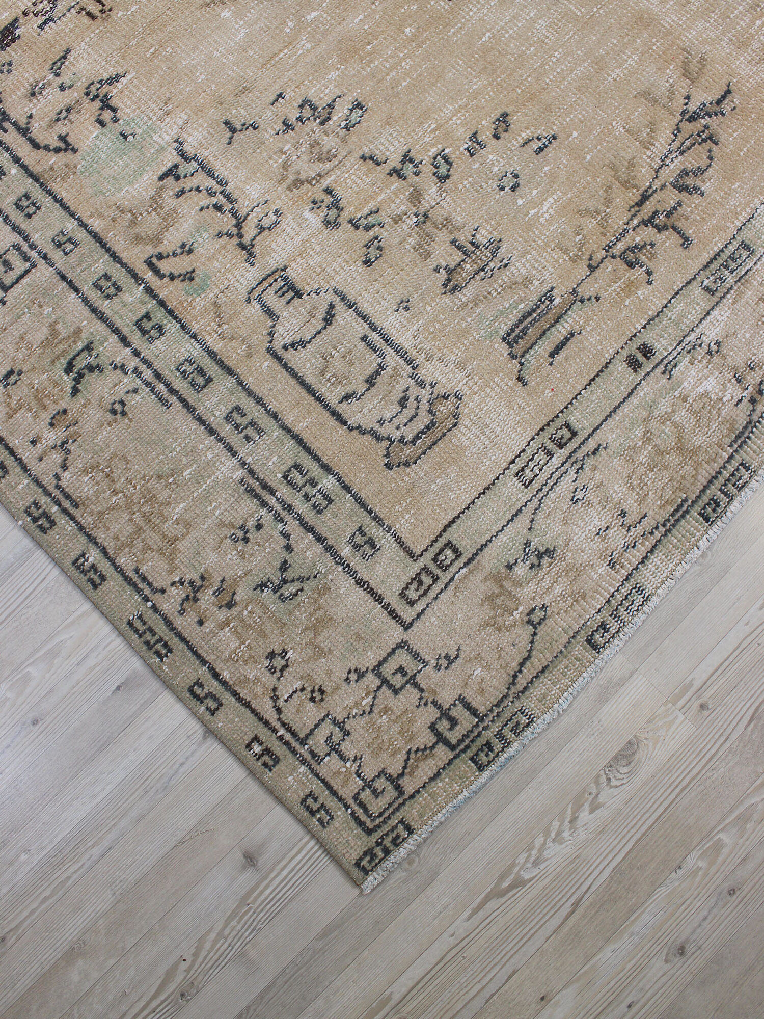 Vintage Hand-Woven Wool Rug — detail view 4, handmade vintage rug