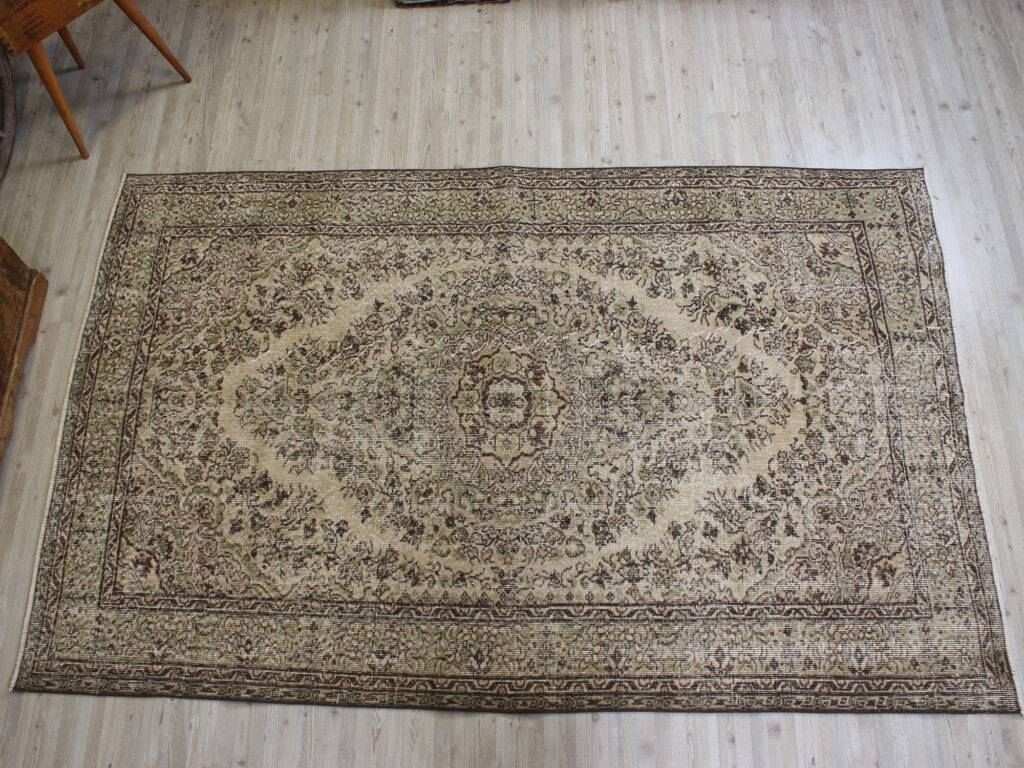 Vintage-Style Handmade Wool Rug, detail view 2, handmade rug, SKU 10608