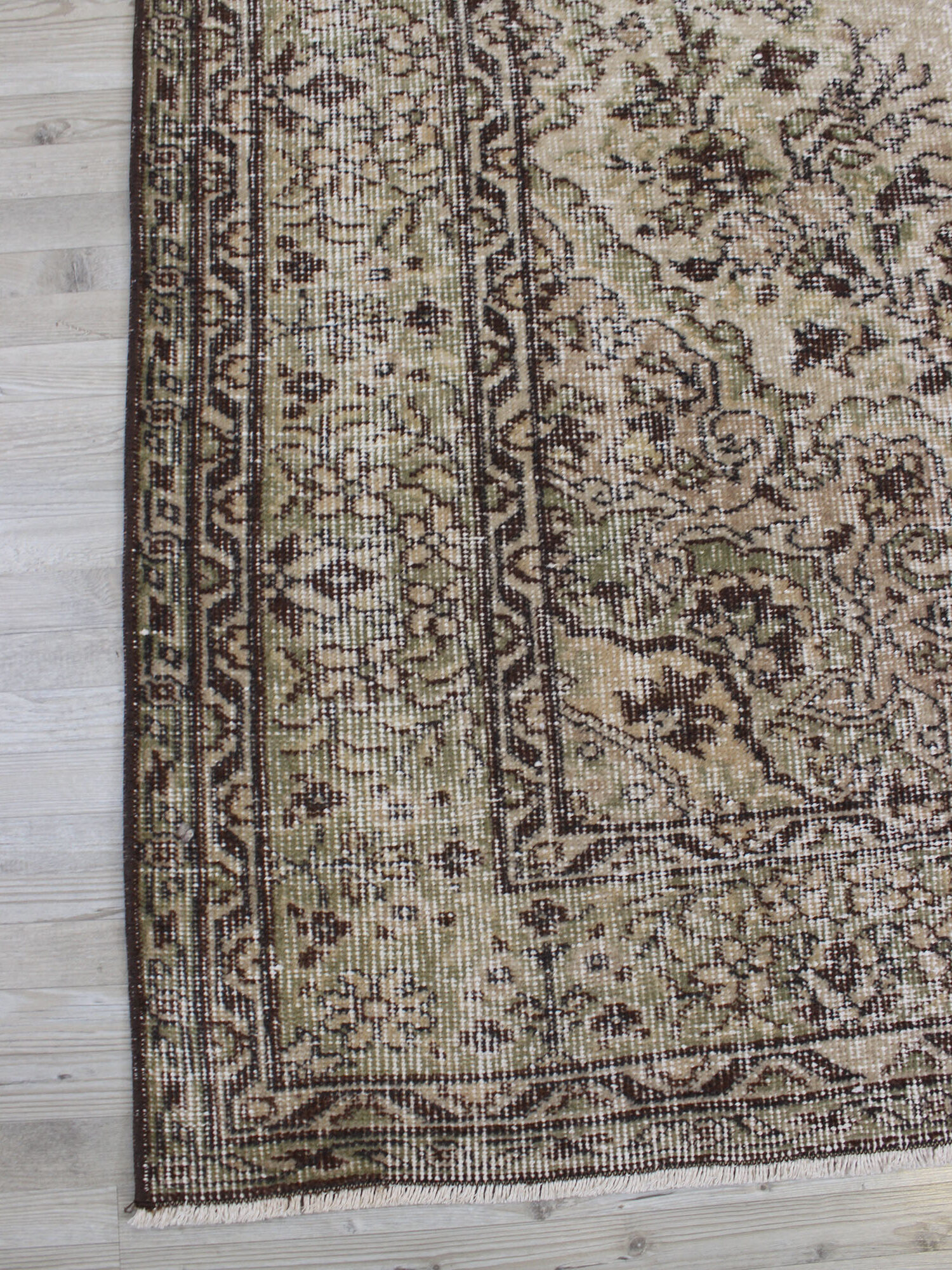 Vintage-Style Handmade Wool Rug — detail view 3, handmade vintage rug