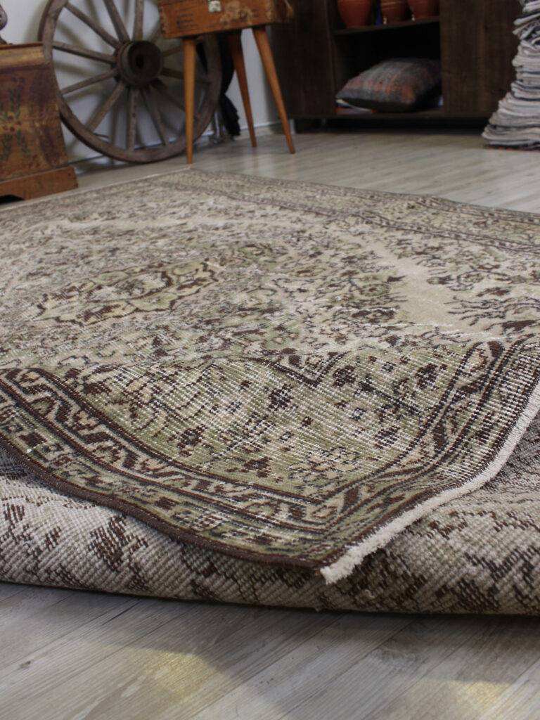 Vintage-Style Handmade Wool Rug, detail view 5, handmade rug, SKU 10608