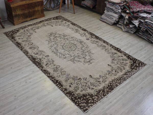 Distressed Handmade Wool Rug, Vintage, Handmade rug, wool, cotton & silk wool/weave, size 163 × 275 cm, from Oushak, SKU 10611