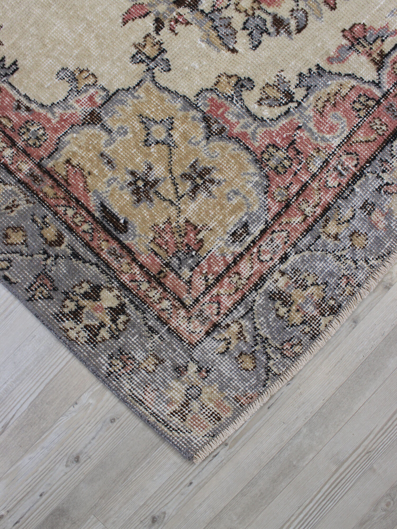 Vintage Rug — detail view 4, handmade vintage rug