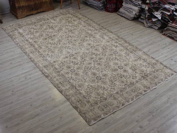 Distressed Wool Handmade Rug, Vintage, Handmade rug, wool & silk wool/weave, size 170 × 298 cm, from Kars, SKU 10620