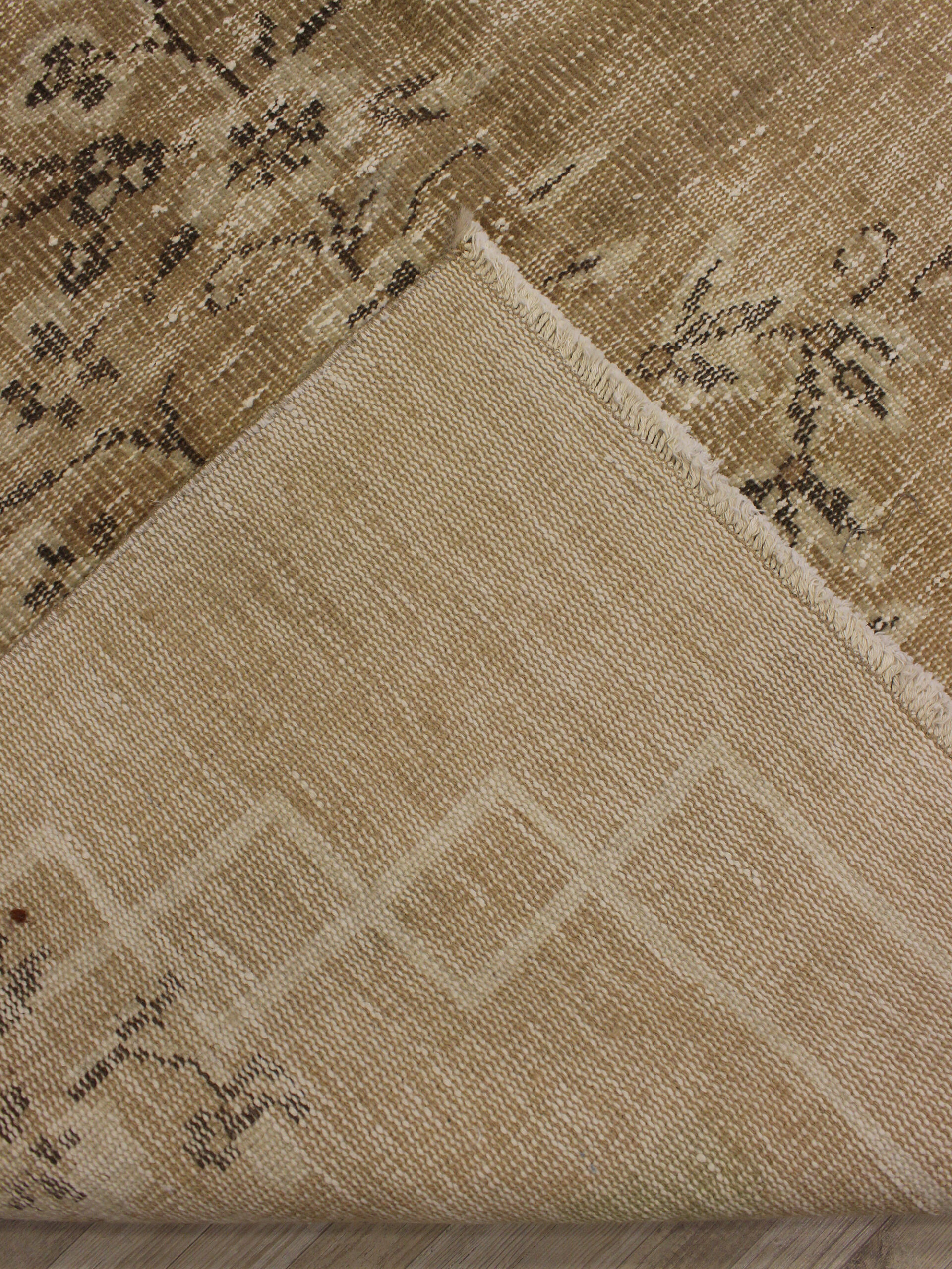 Handwoven Vintage Wool Rug — detail view 5, handmade vintage rug