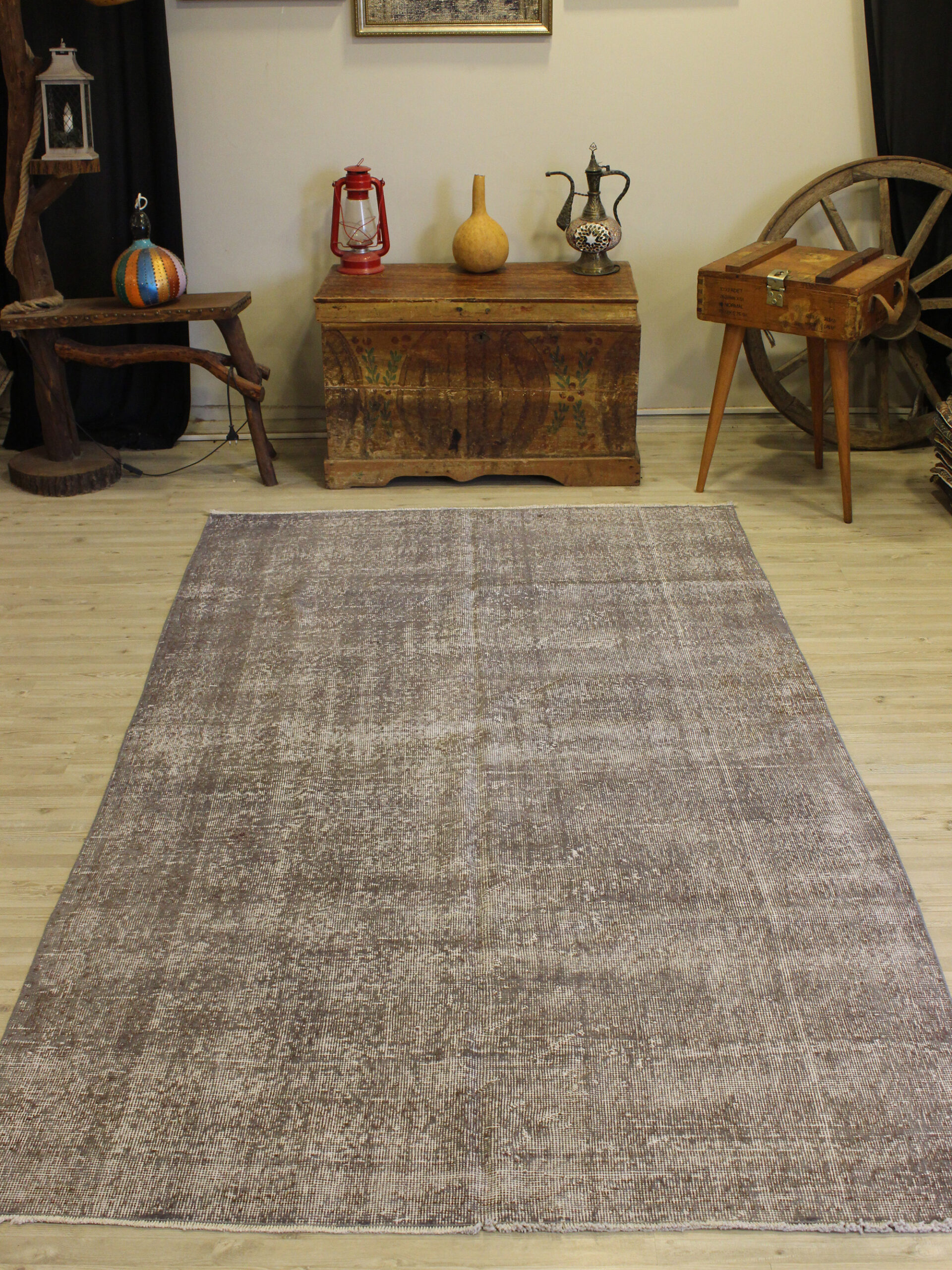Vintage-Style Handwoven Wool Rug — detail view 2, handmade vintage rug
