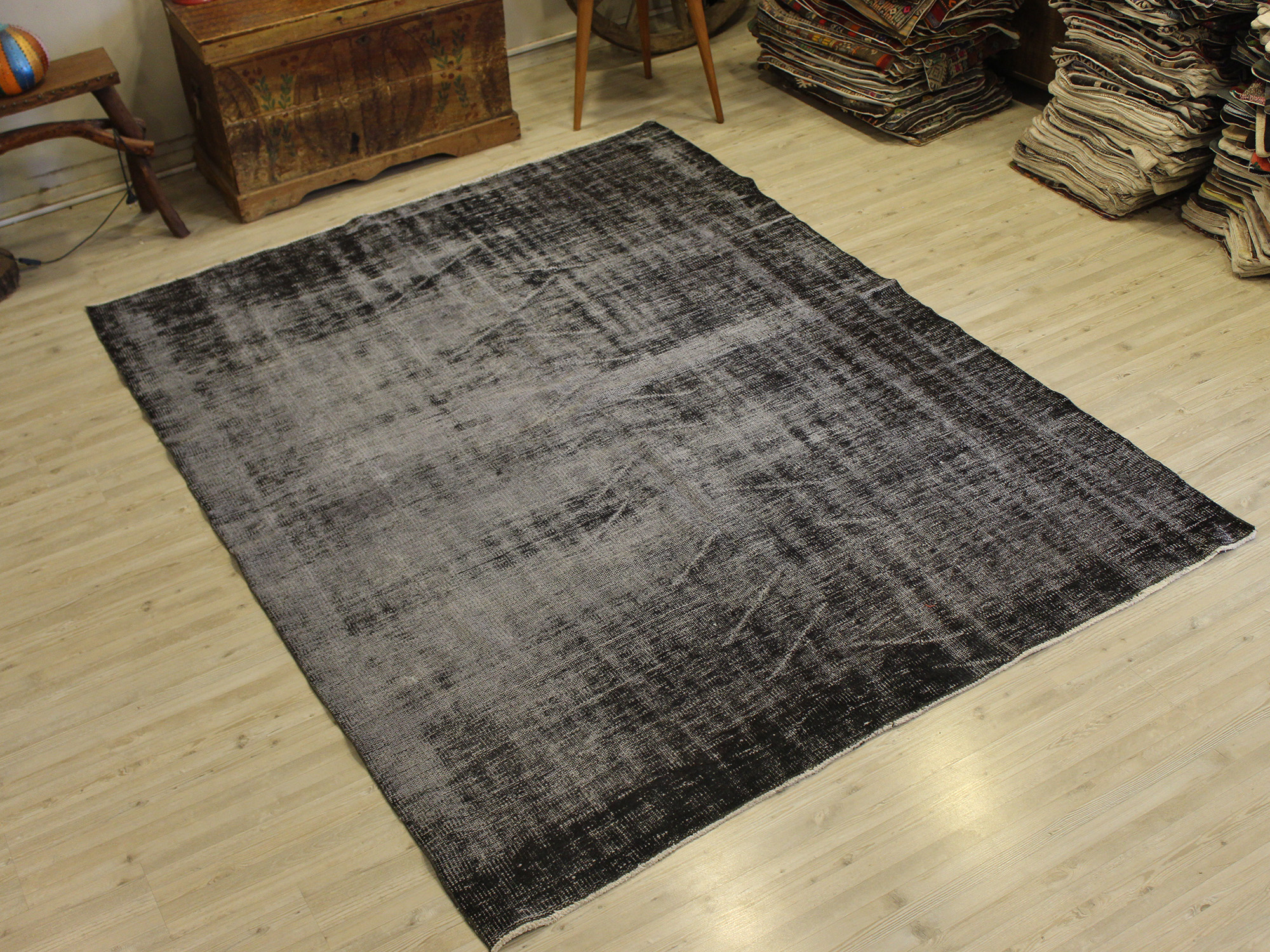 Handmade Vintage Wool Rug — detail view 3, handmade vintage rug