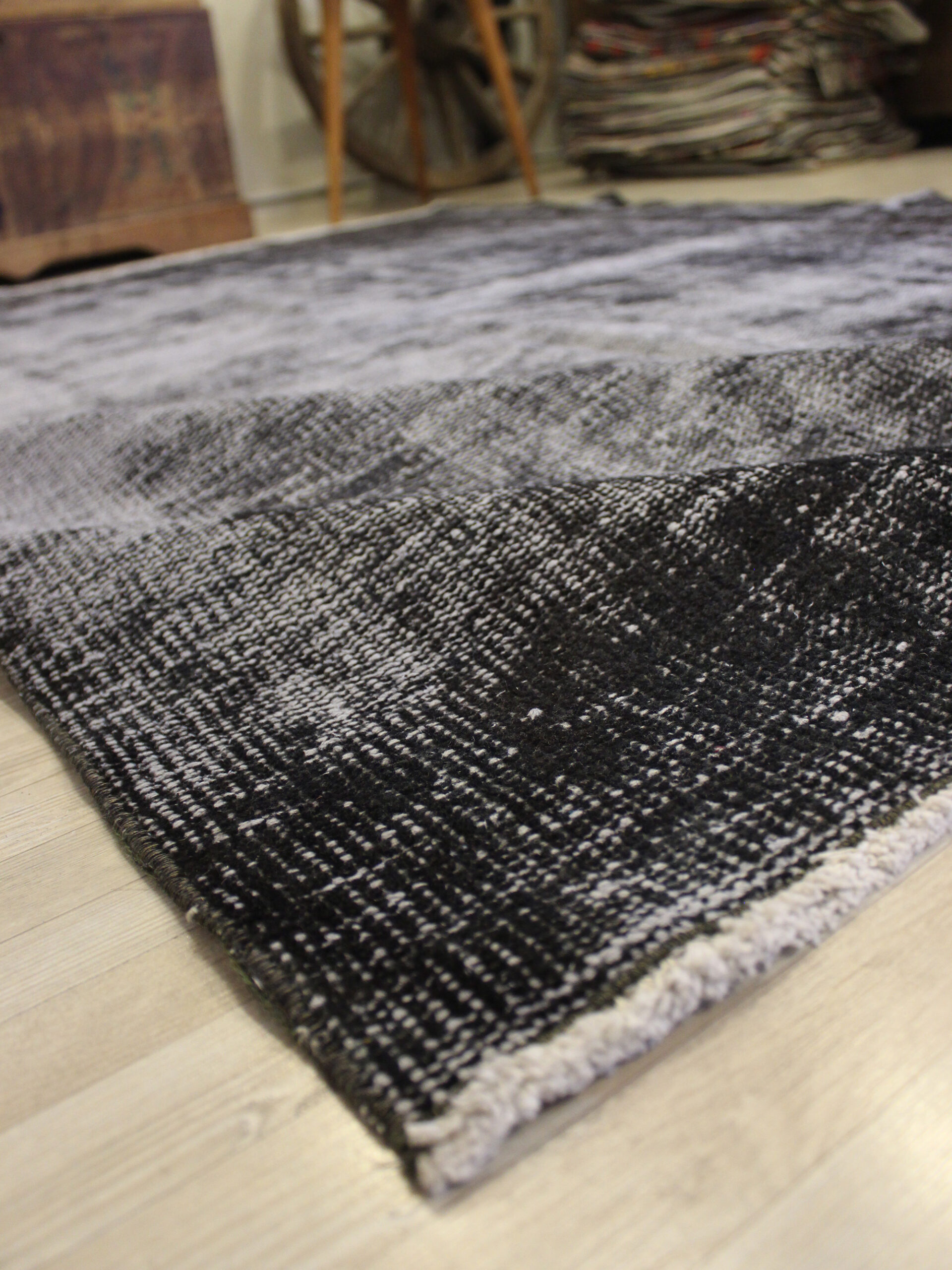 Handmade Vintage Wool Rug — detail view 5, handmade vintage rug