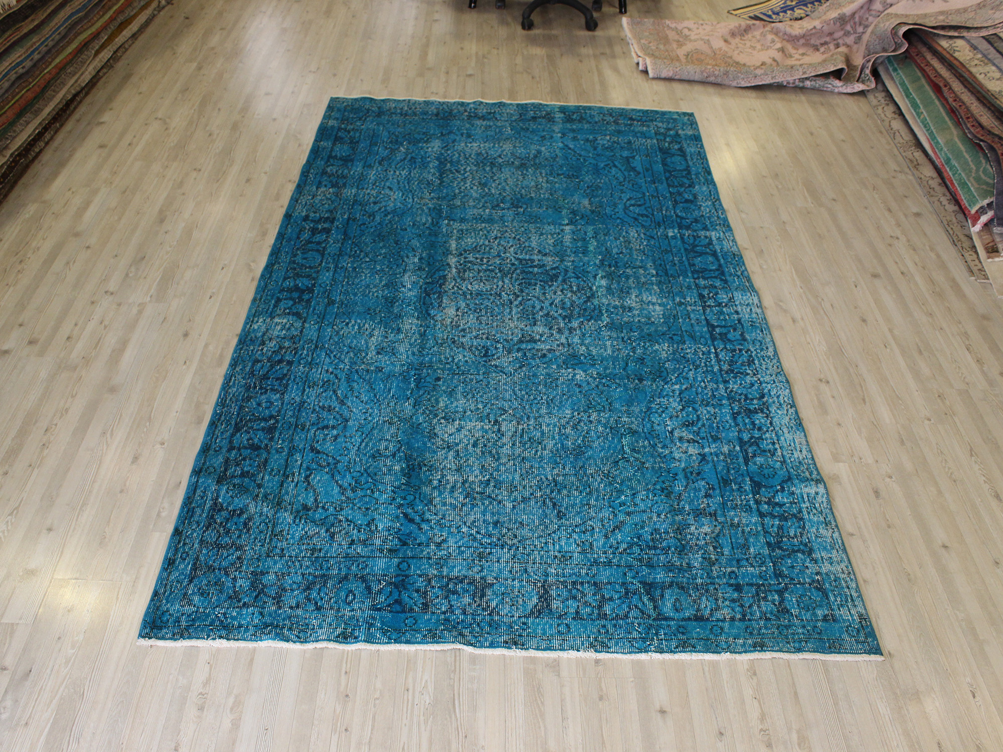 Distressed Vintage Wool Rug — detail view 4, handmade vintage rug