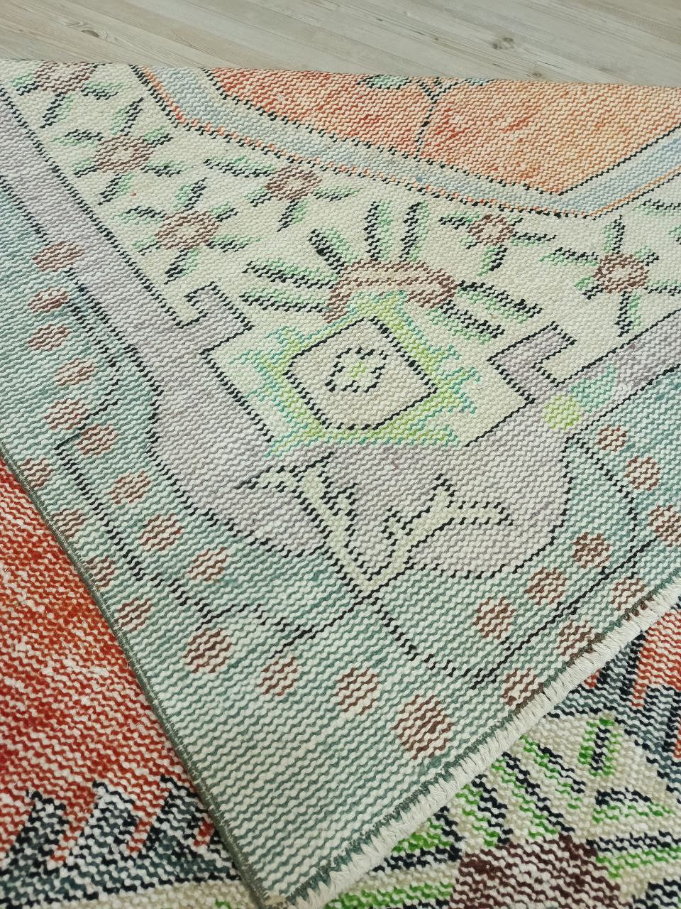 Handwoven Natural Wool Rug — detail view 4, handmade vintage rug