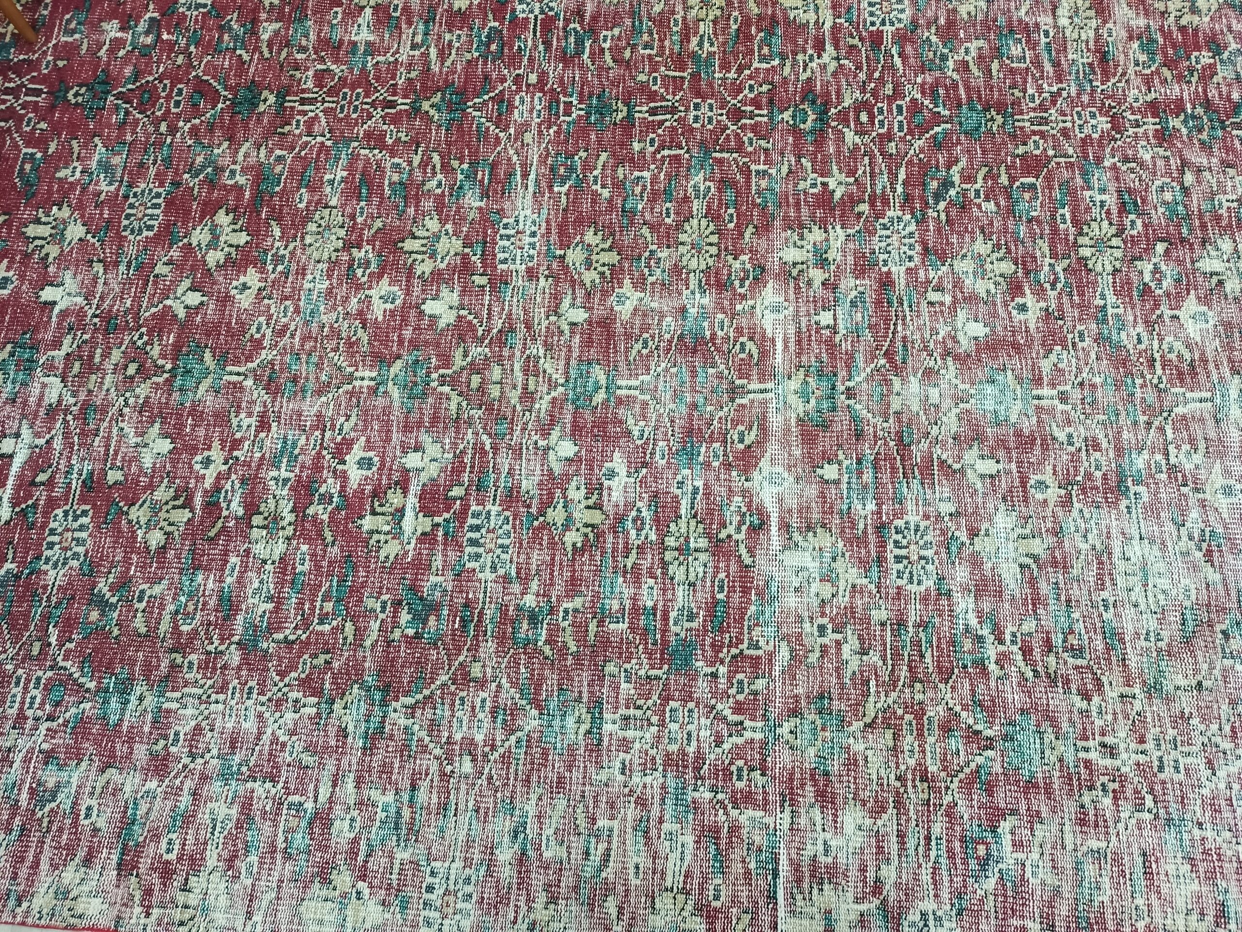 100% Wool Vintage Hand-Woven Rug — detail view 3, vintage vintage rug